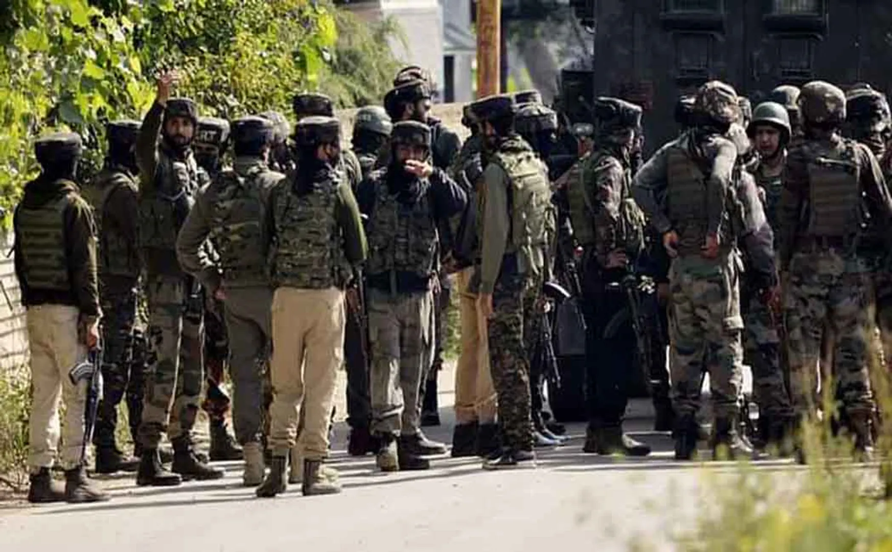 KASHMIR ISSUE INDIAN ARMY PAKISTAN PM IMRAN KHAN TWEET