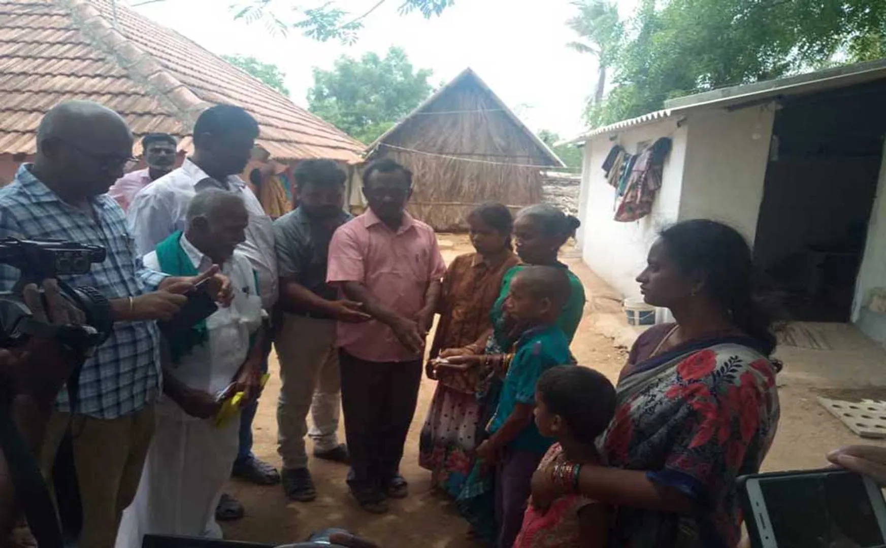 all over tamilnadu social workers visit karur kuliththalai kulam and elumalai family