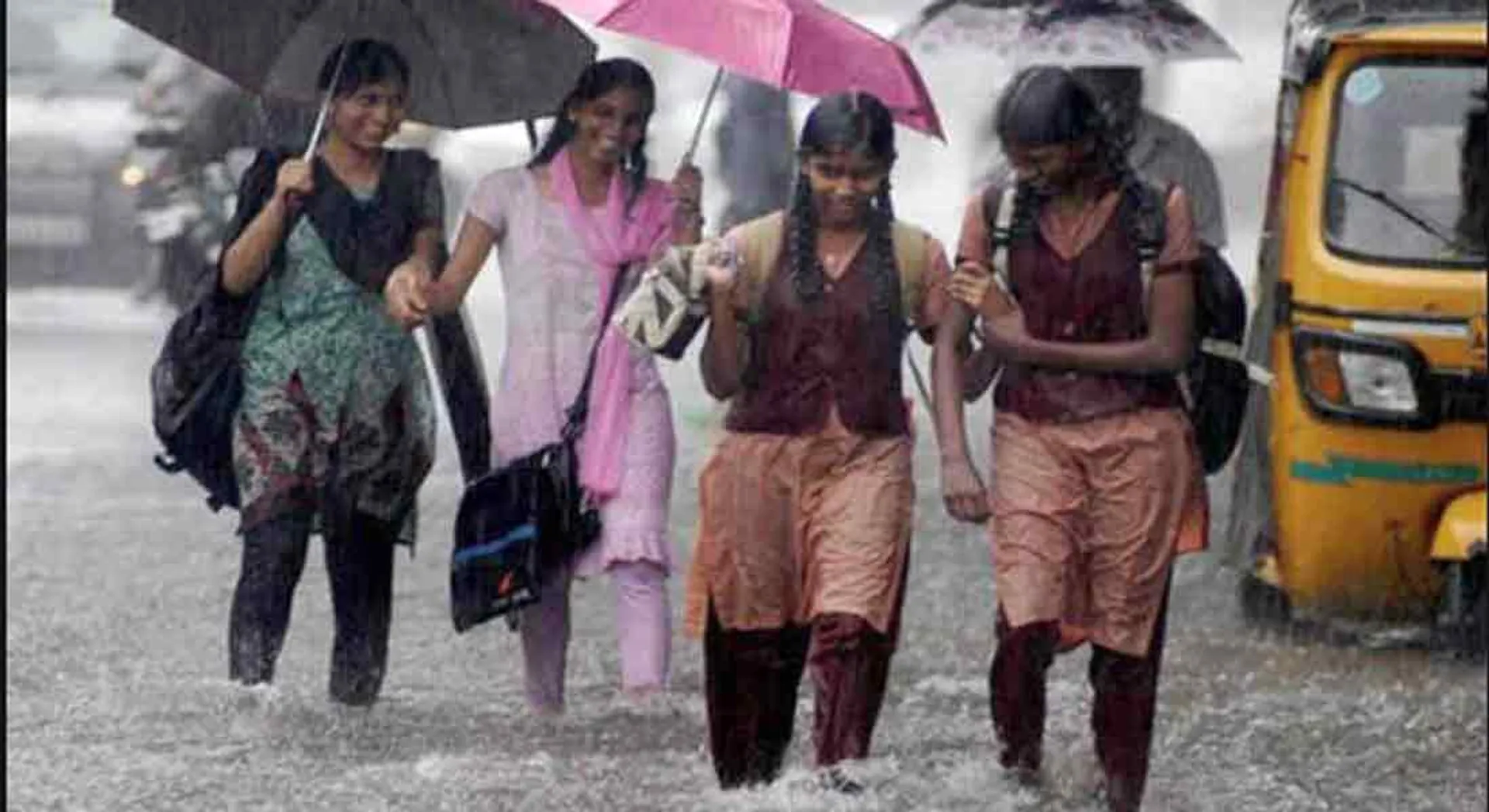 tomorrow school,college leave in vaalparai