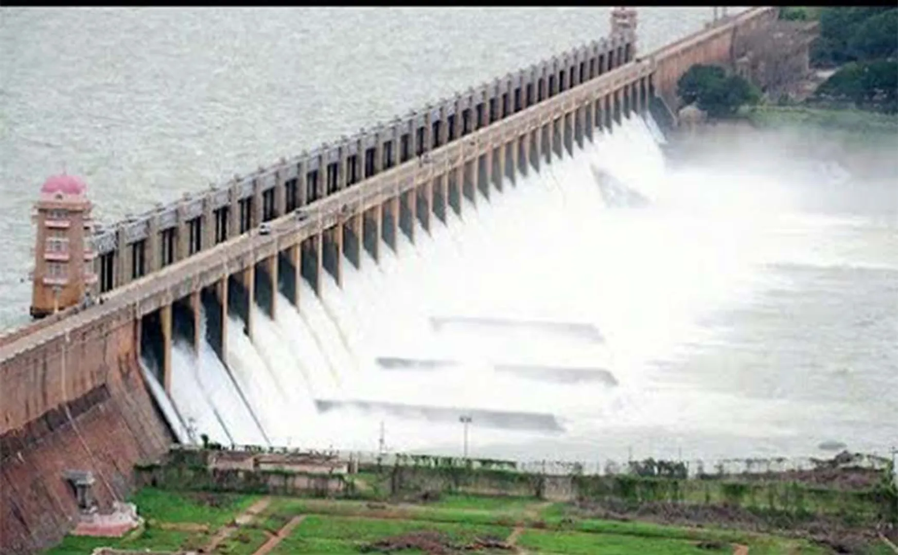 kARNATAKA GOVERNMENT DAMS RELEASED WATER LEVEL RAISED