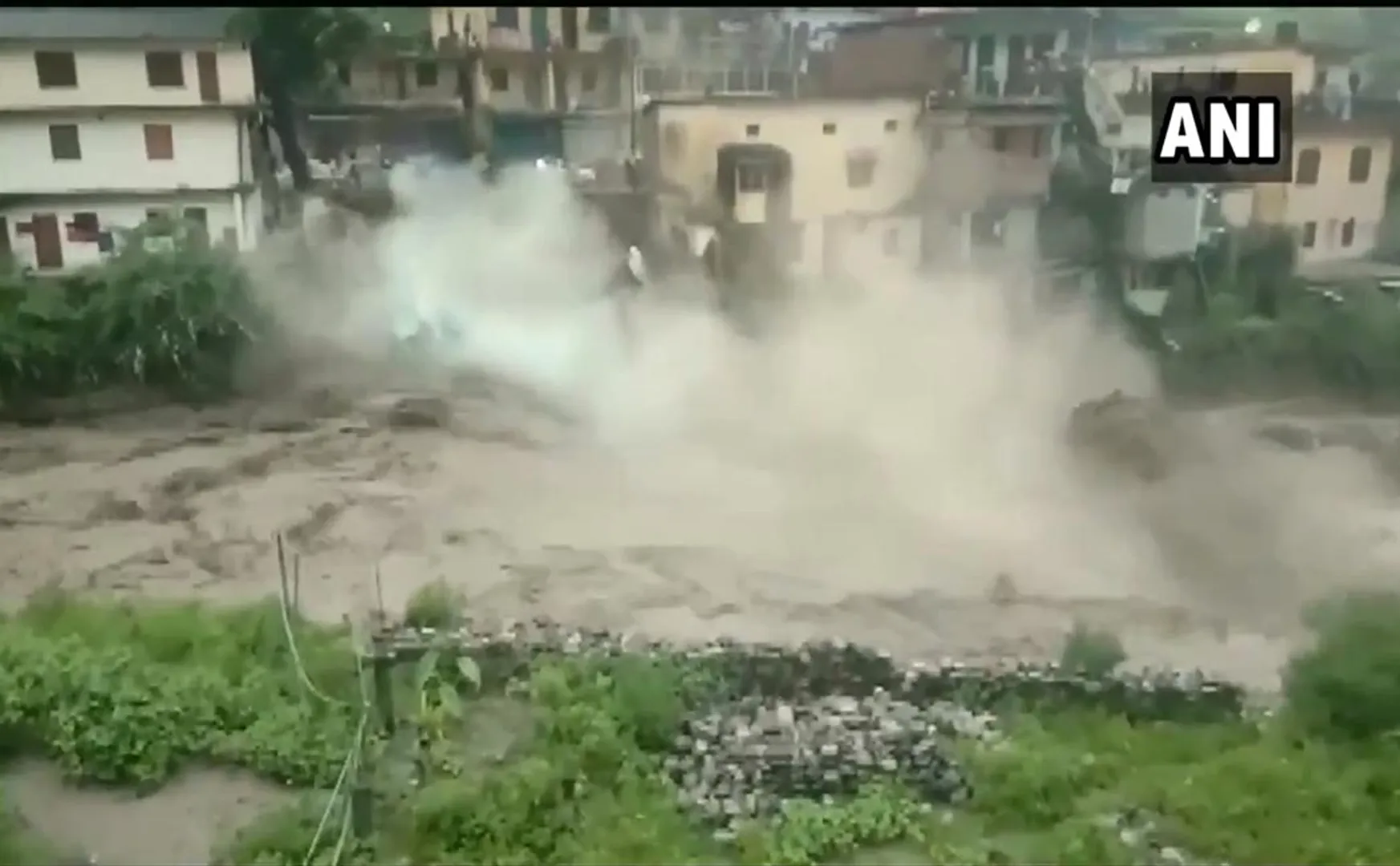 UTTARAKHAND STATE HEAVY RAIN  Home to fall in rain floods SHOCKING VIRAL VIDEO
