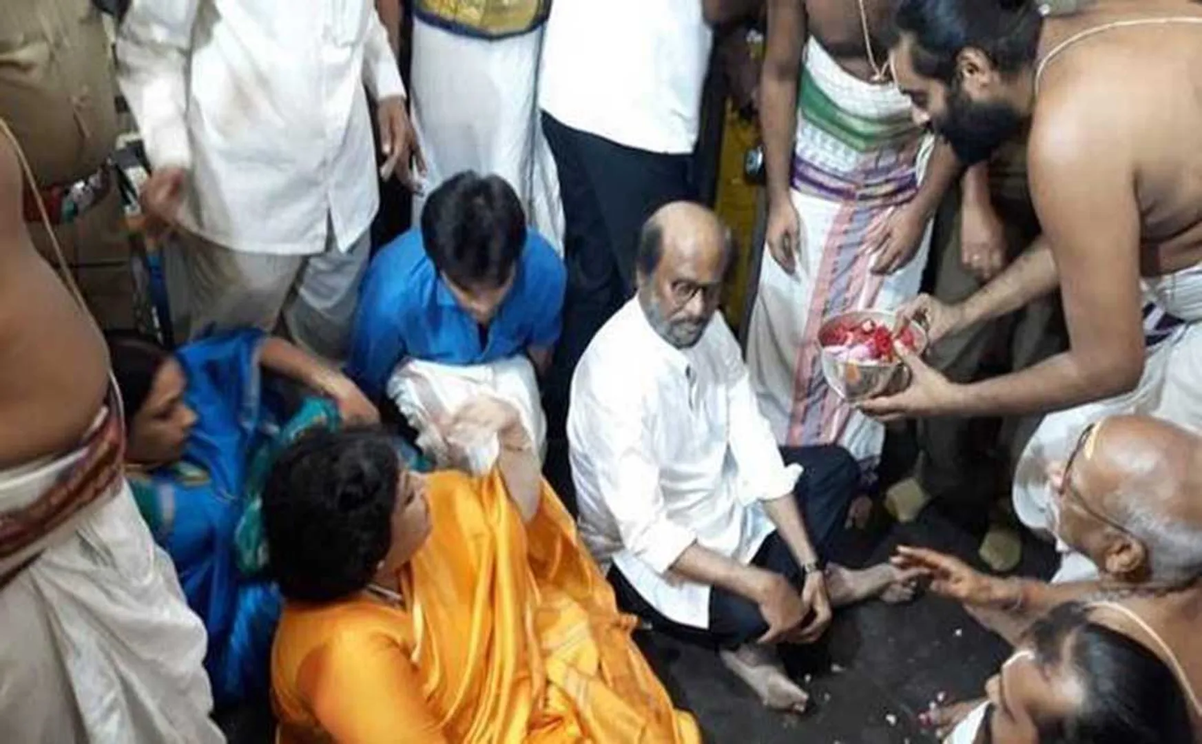 KANCHEEPURAM ATHI VARADAR DARSHAN ACTOR RAJINI KANTH TODAY EARLY MORNING 