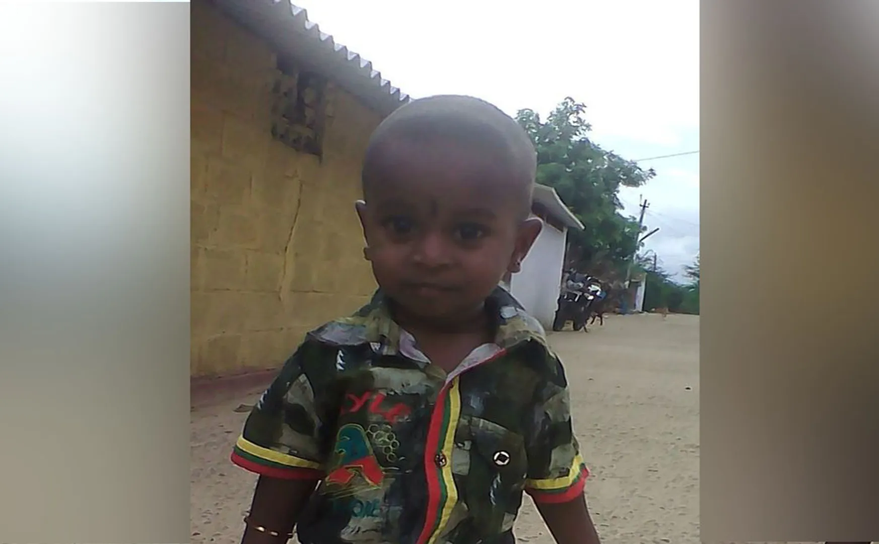 nellai district two children's eat in some chemical Packet in the trash