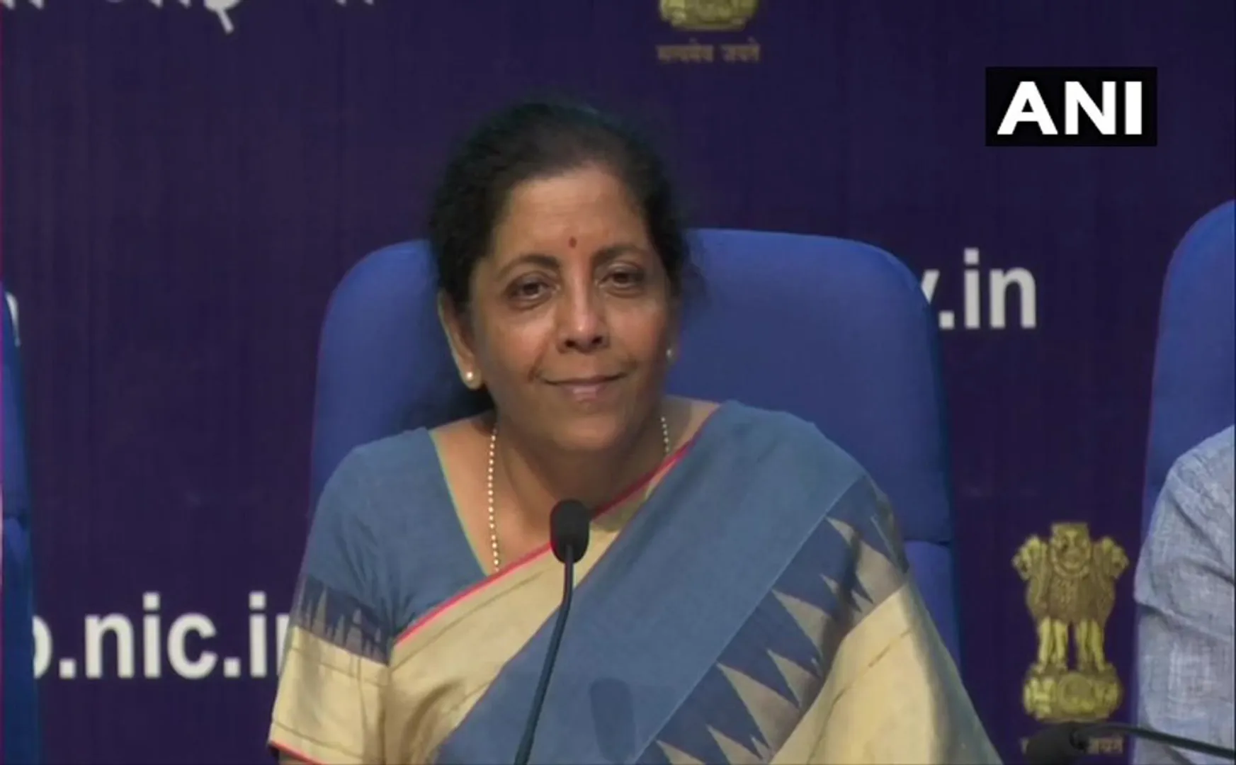 HOME LOAN AND VEHICLE LOAN INTEREST REDUCE UNION FININANCE MINISTER NIRMALA SITHARAMAN ANNOUNCED