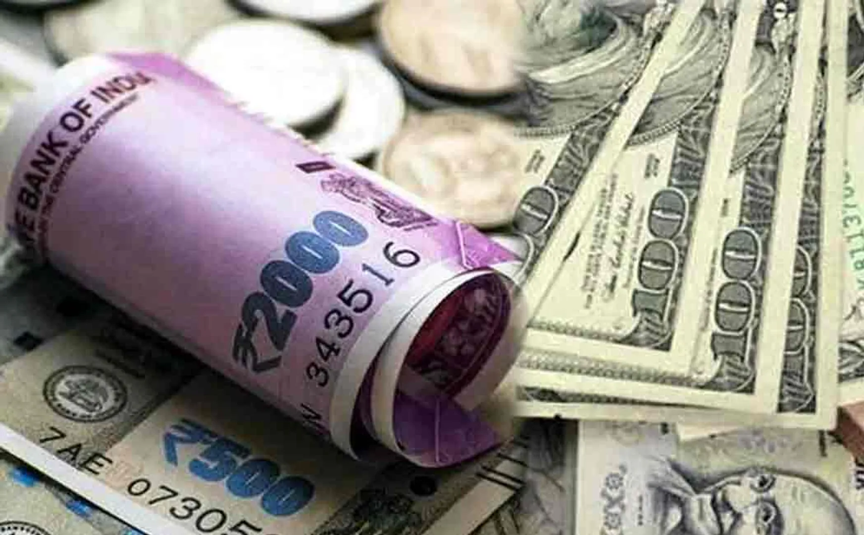 indian rupee value touches its lowest in last 8 months