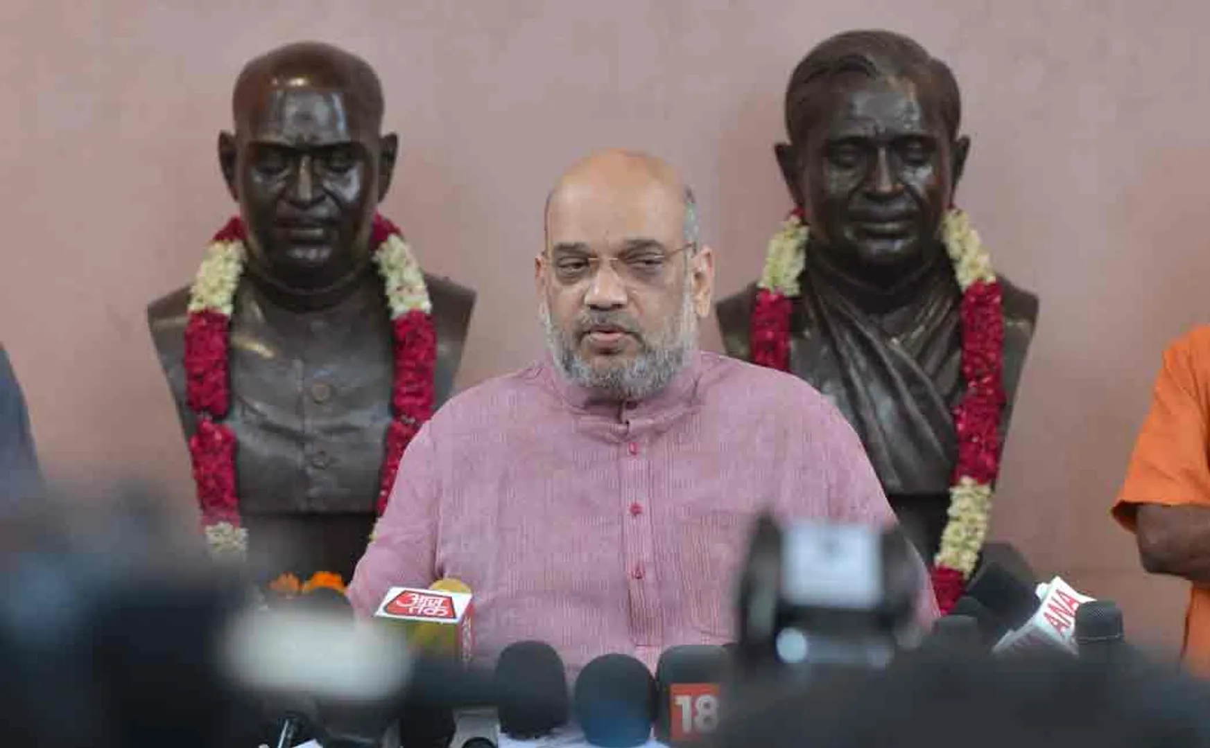 amitshah moved to vajpayee's home