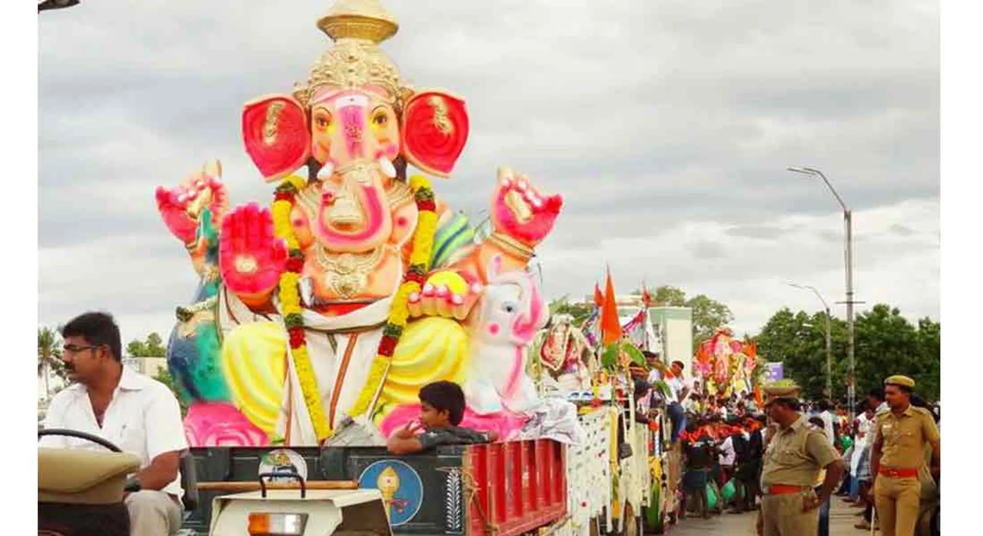  2,600 Ganesha statues allowed in a single window mode ... Chennai Municipal Police