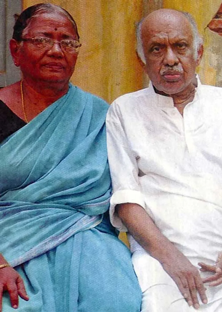 /idhalgal/eniya-utayam/lightening-and-blacksmithing-na-kamarasan-chennimalai-dandapani