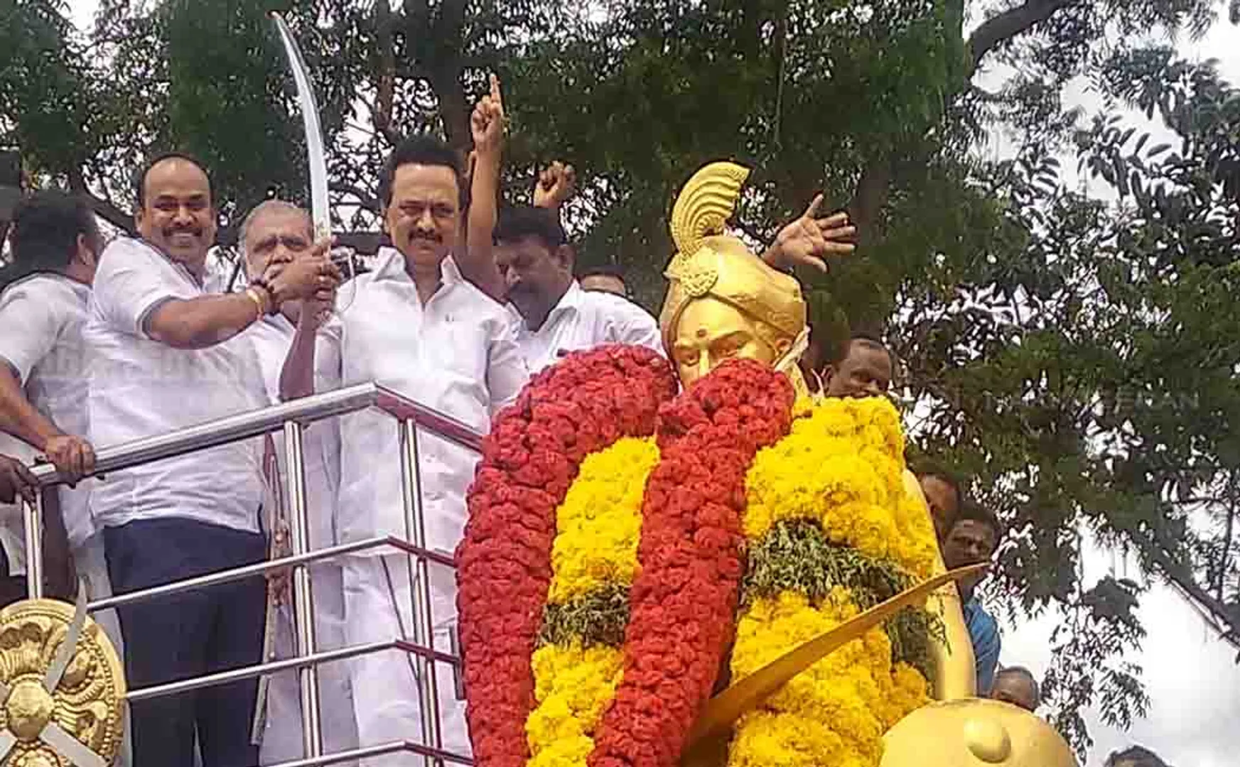 banks merger Employees strike said dmk president Stalin! 