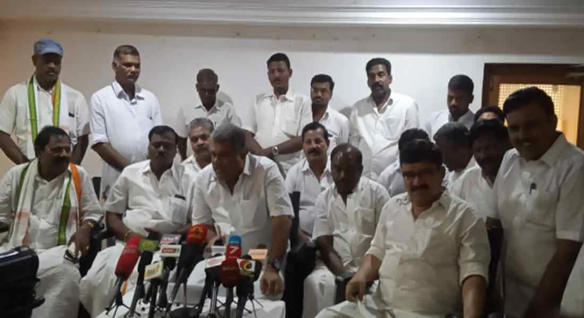 Don't politicize Jammu and Kashmir issue - GK Vasan