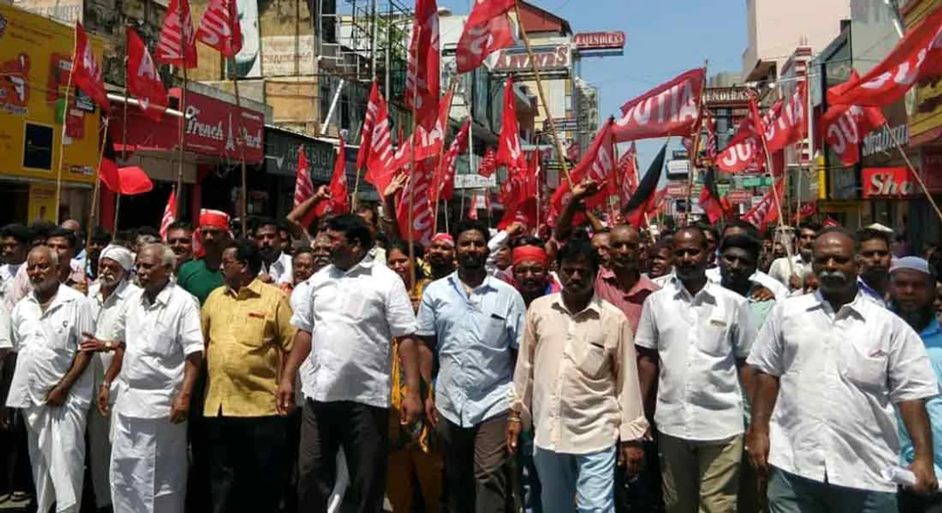 Opposition to Sunday Marketplace announcement Merchants go in procession!