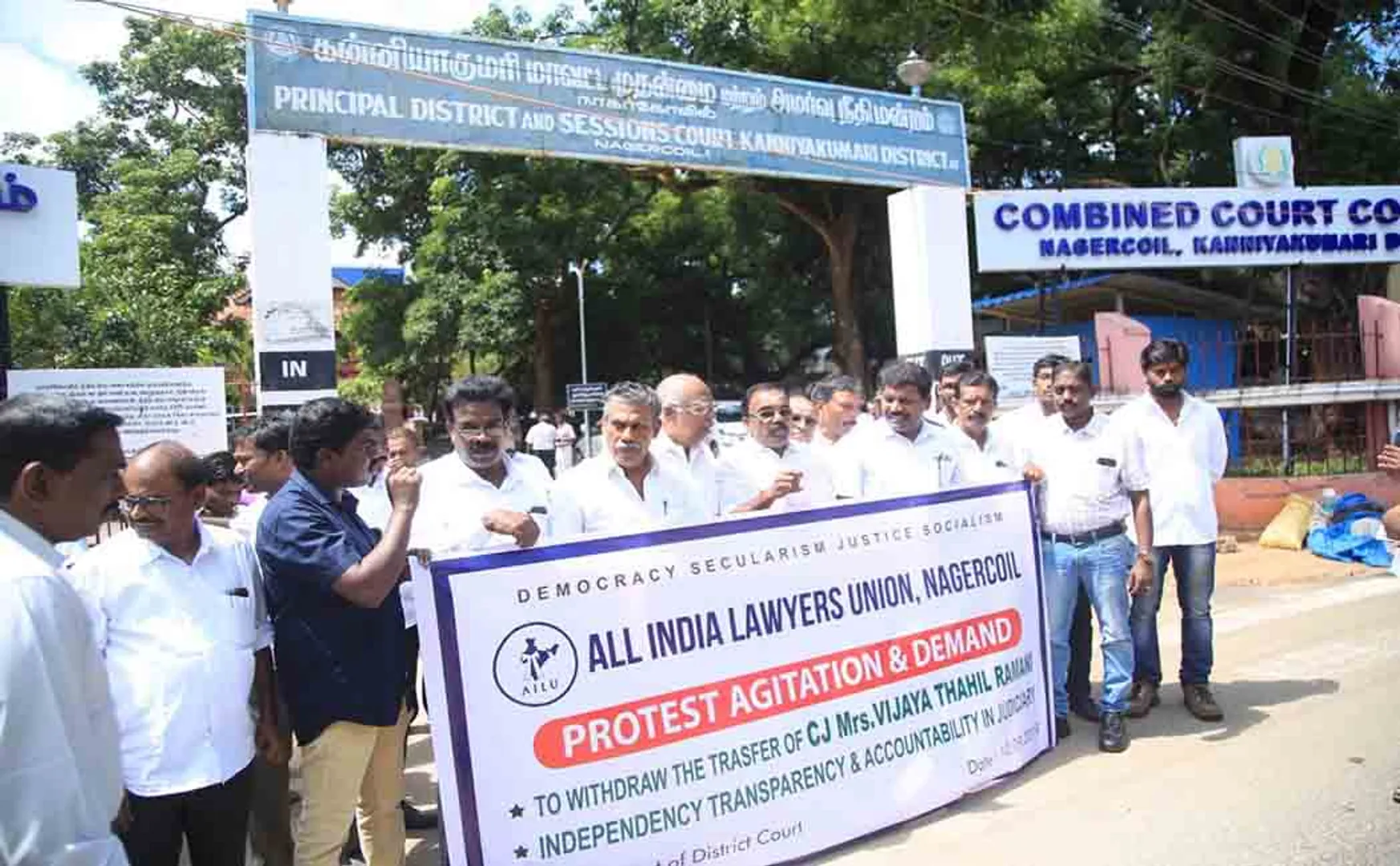 CHENNAI HIGH COURT JUDGE TAHIL RAMANI TRANFER  IN LAWYERS STRIKE 