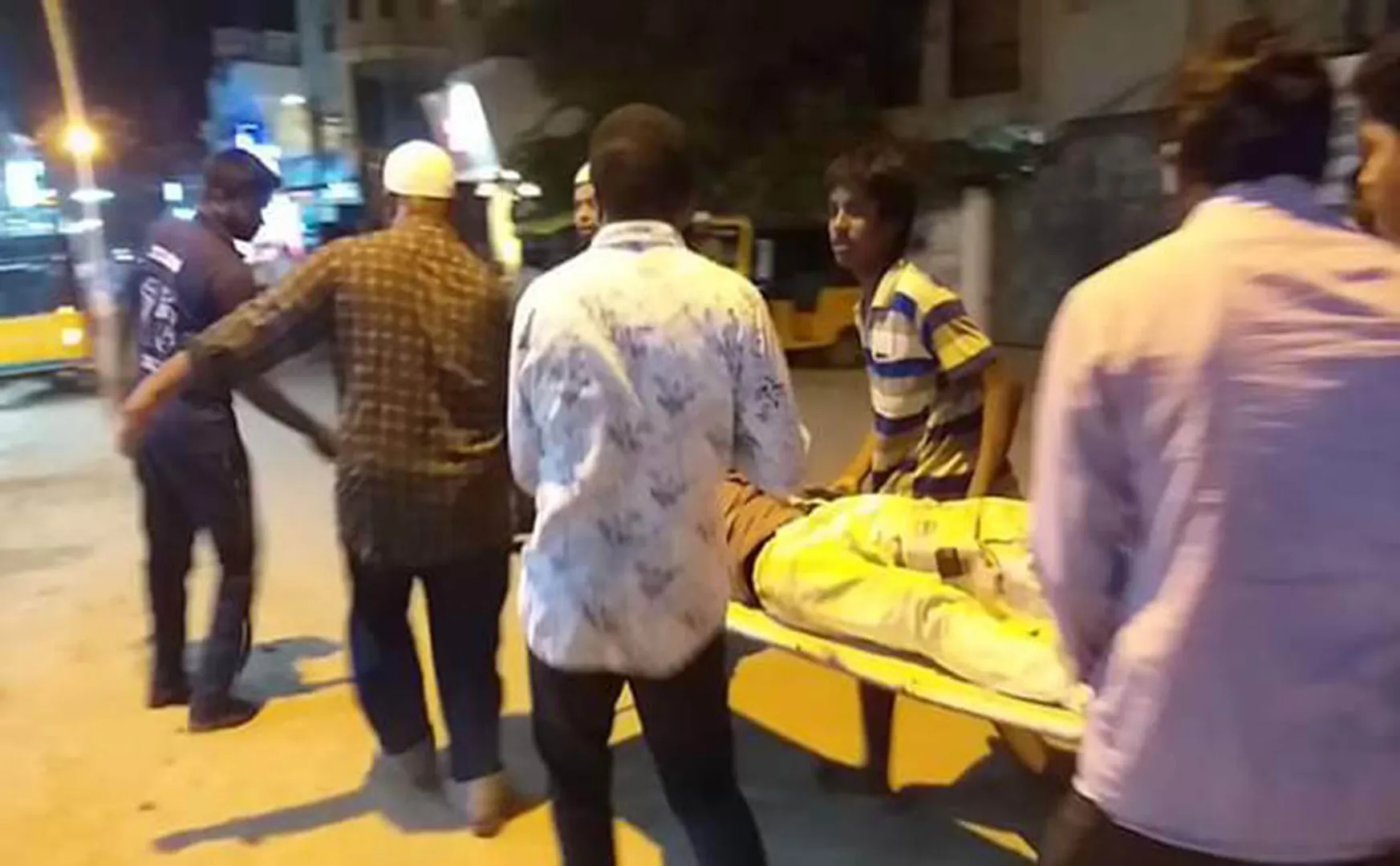 AMBUR RAILWAY STATION 108 AMBULANCE LATE STUDENT PEOPLES HELP ADMIT HOSPITAL