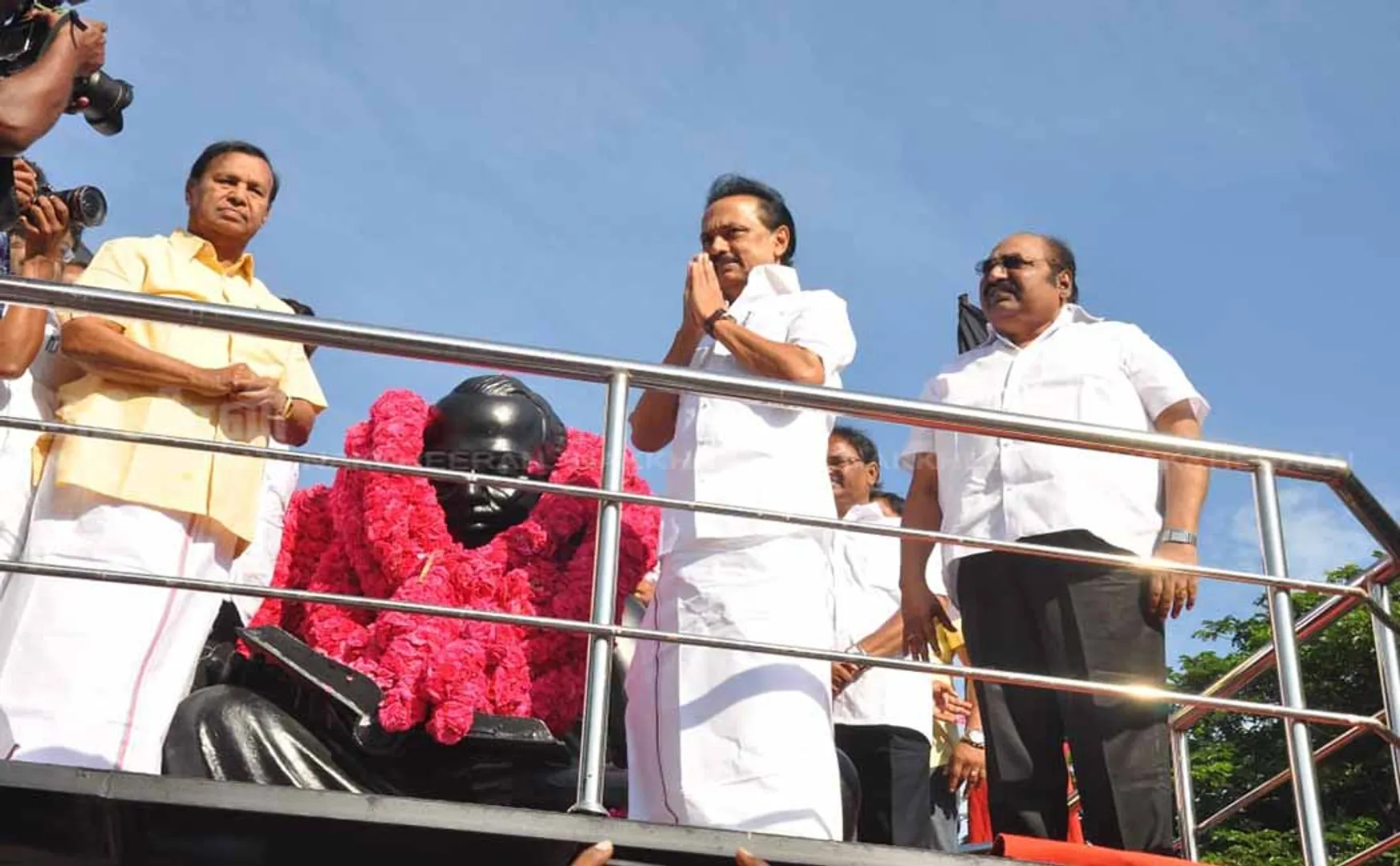 anna statue dmk president stalin,