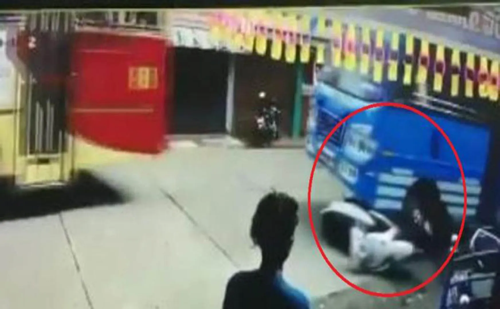 kerala private bus and two wheeler incident peoples shock viral video