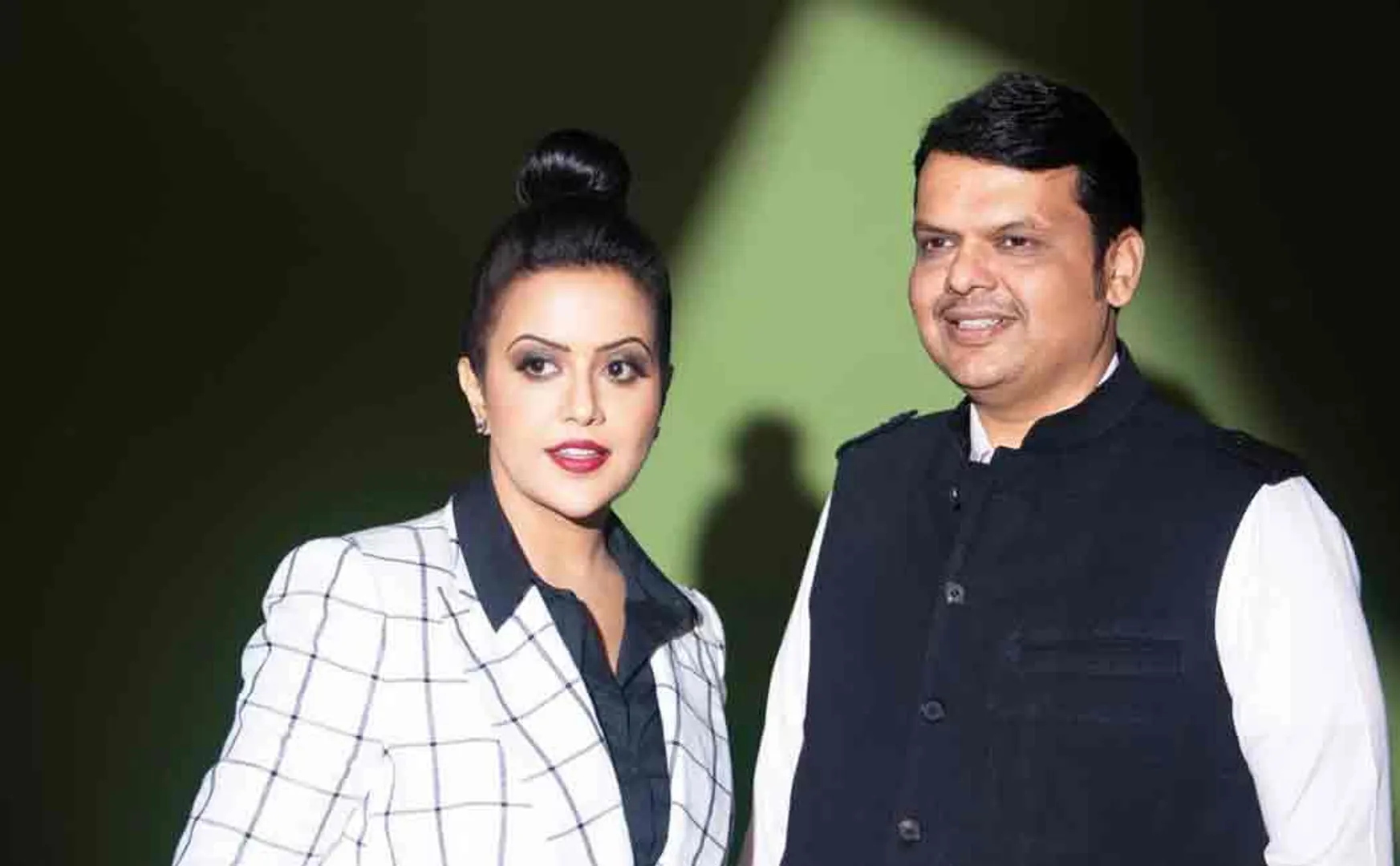 amrutha fadnavis faces remonstrance 