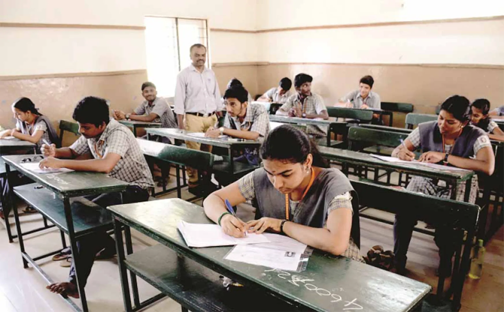 tamilnadu schools 11th,12th std students attend the board exam 500 total score 