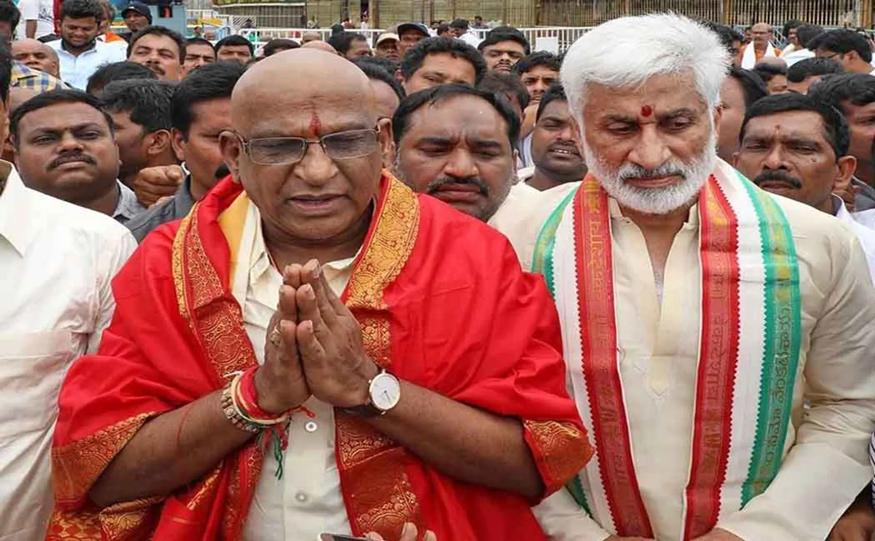 Thirupathi Devasthana leader honors sekar reddy 