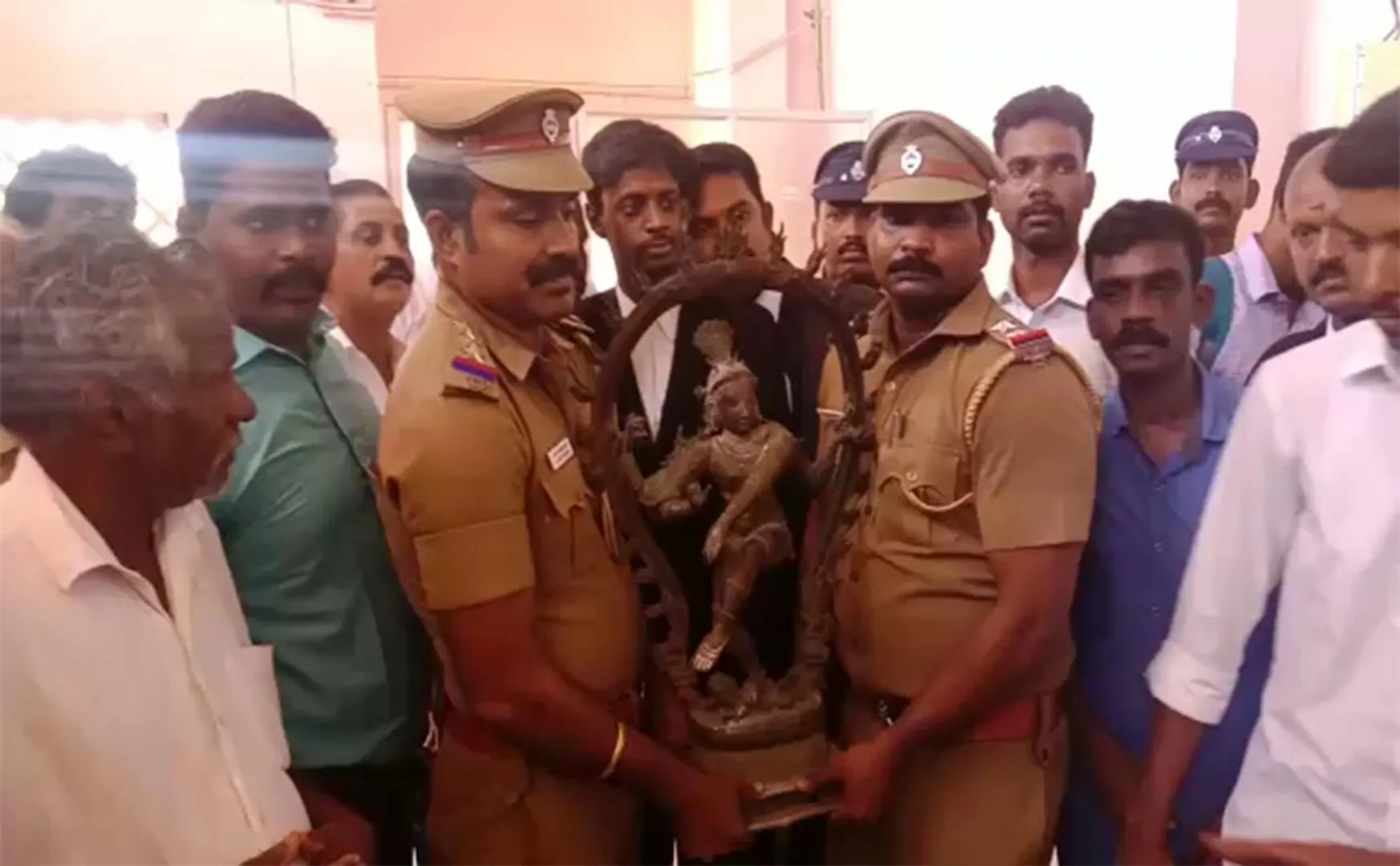 Statue of Nataraja going to nellai after 37 years