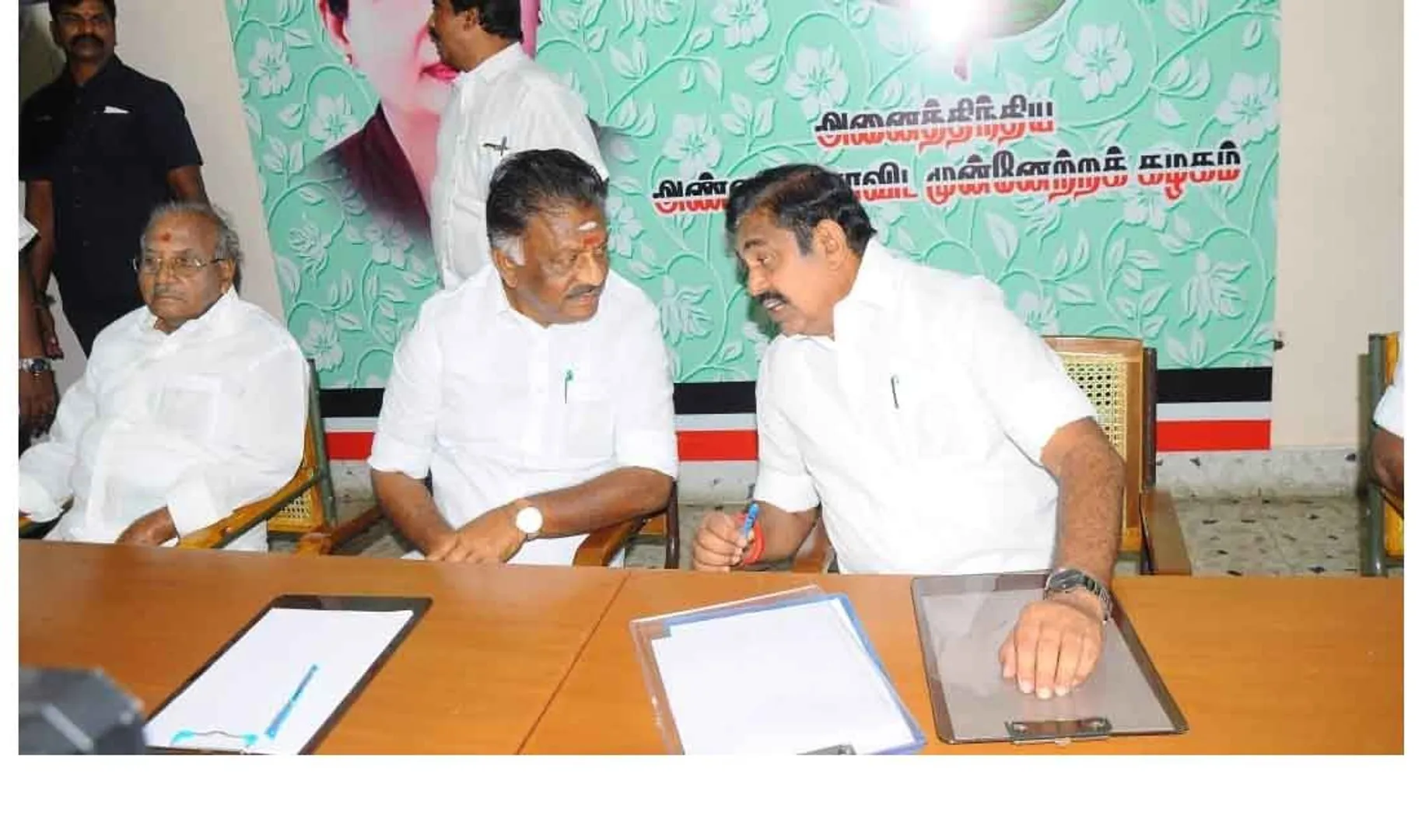 KP Munusamy boycotts advisory meeting Joining the BJP? Excitement in AIADMK!