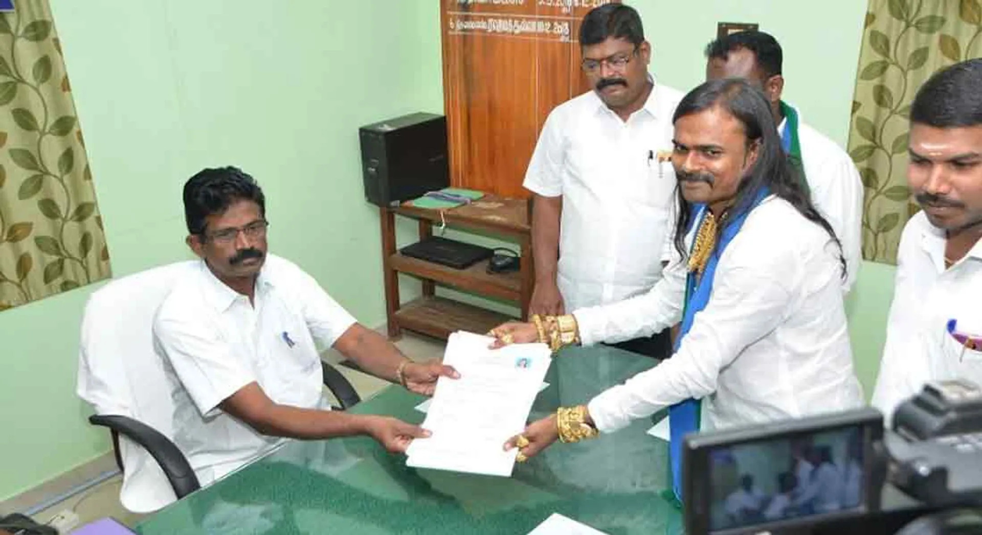  Hari Nadar nomination papers