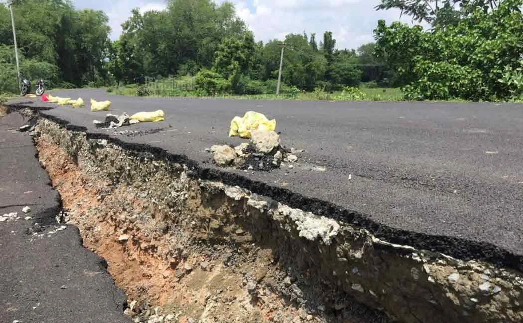 road scam in cuddalore