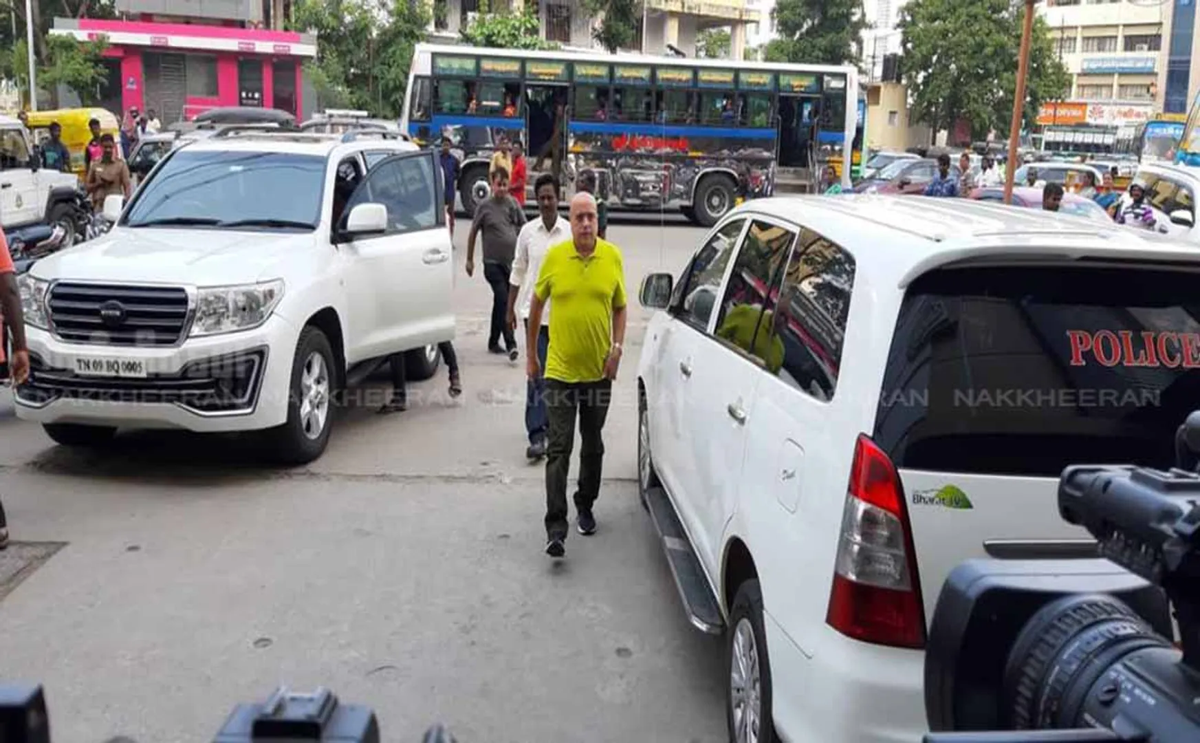 trichy laithaa jewelry thief police round up in all places thief identify in very soon  