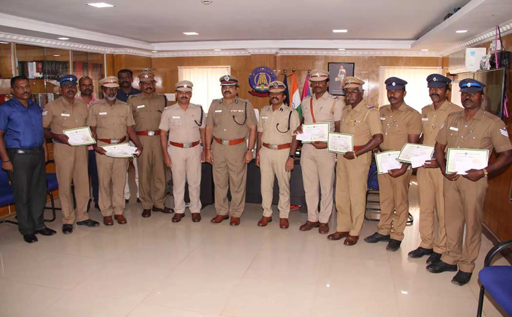 TRICHY LALITHAA JEWELLERY THIEF POLICE INVESTIGATION 