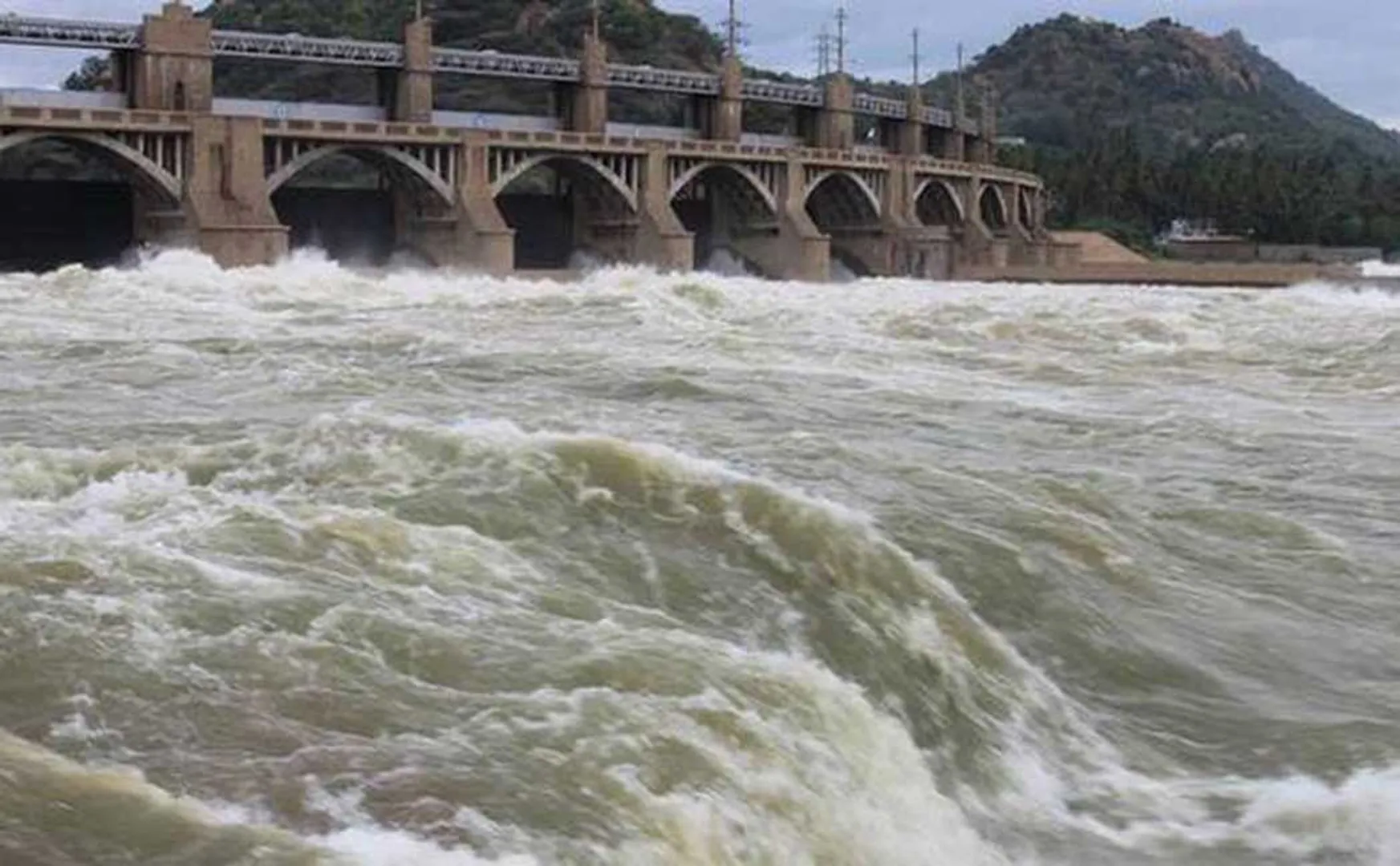 salem district Water level drops to Mettur Dam
