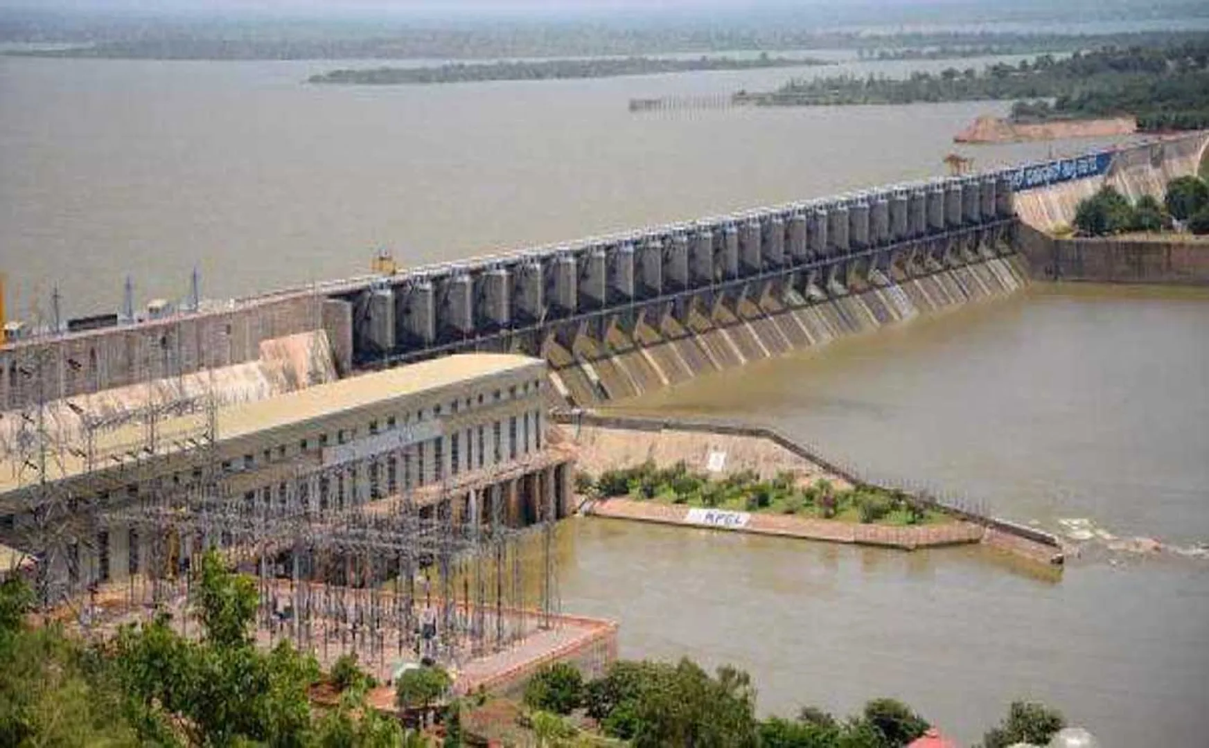 ANDHRA PRADESH GOVT KANDALERU DAM WATER RELEASED LOW LEVEL 
