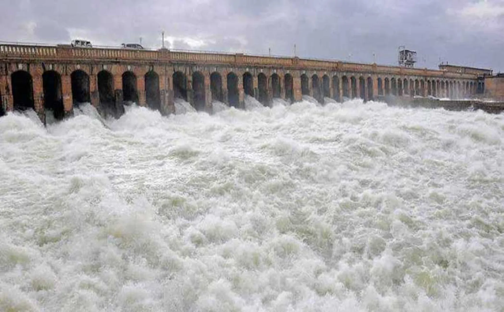 SALEM DISTRICT METTUR  DAM WATER OPENING LEVEL INCREASE 