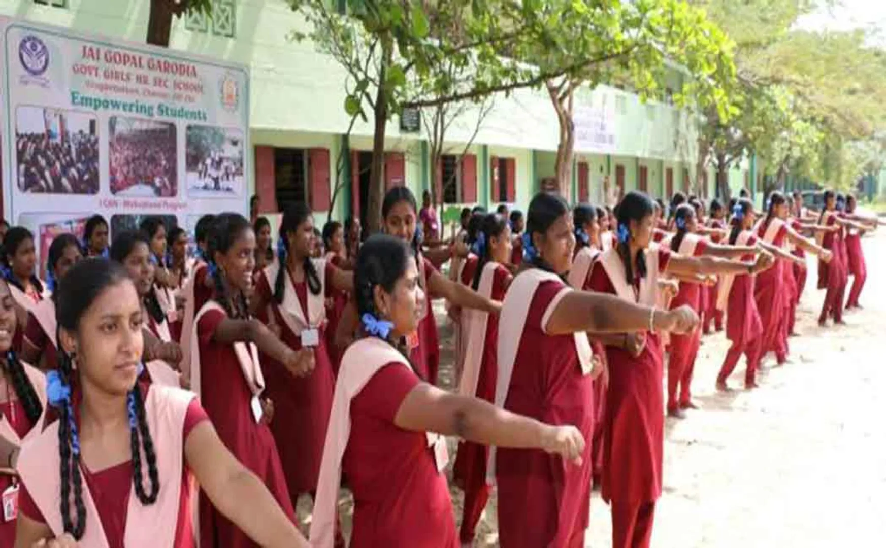 tamilnadu govt schools students 4560 education related trip in andhra pradesh and karnataka 