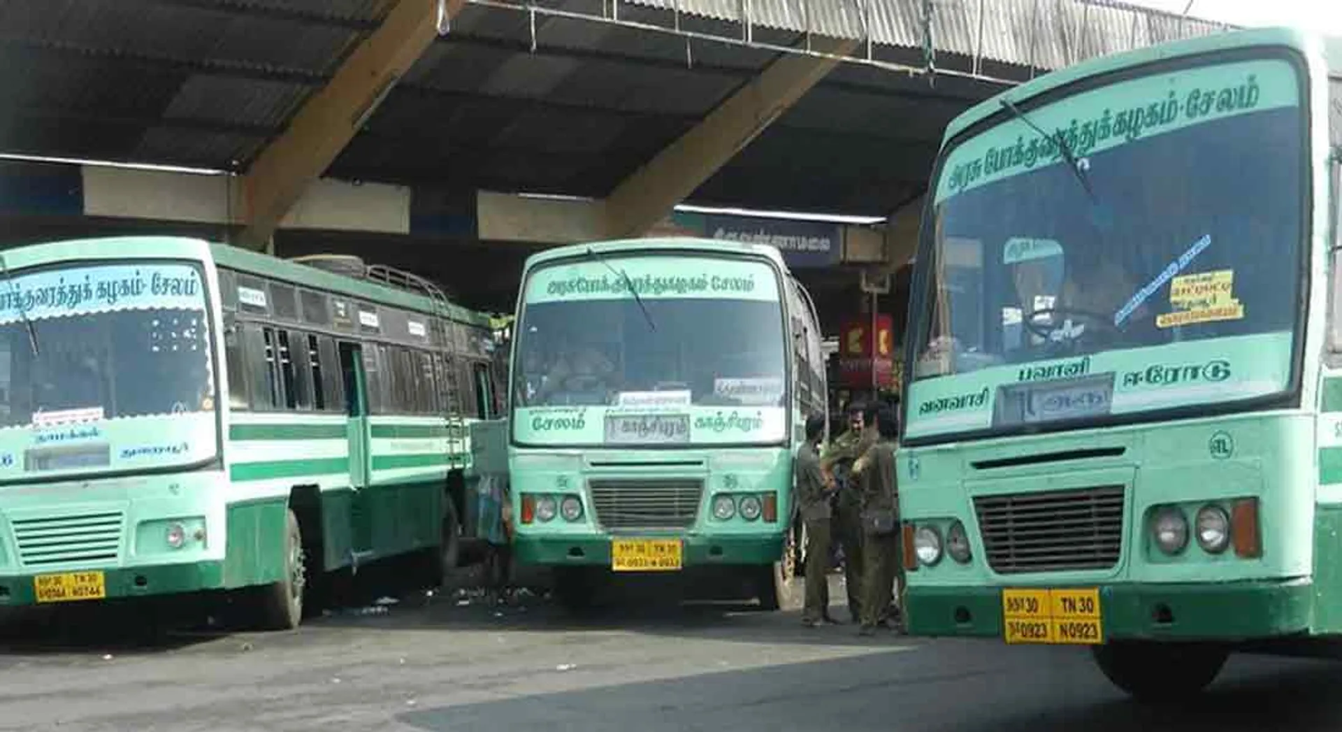 Transport workers sit on strike!