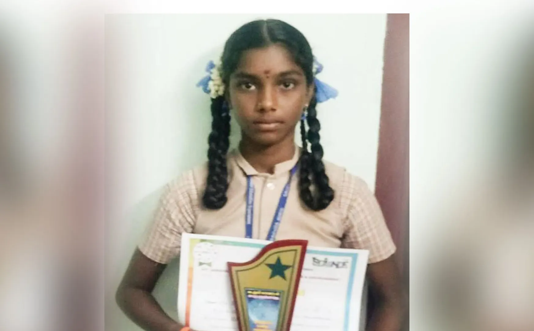 CUDDALORE SCIENCE EXHIBITION COMPETITION GOVT SCHOOL STUDENT NISHA SECOND PRIZE 