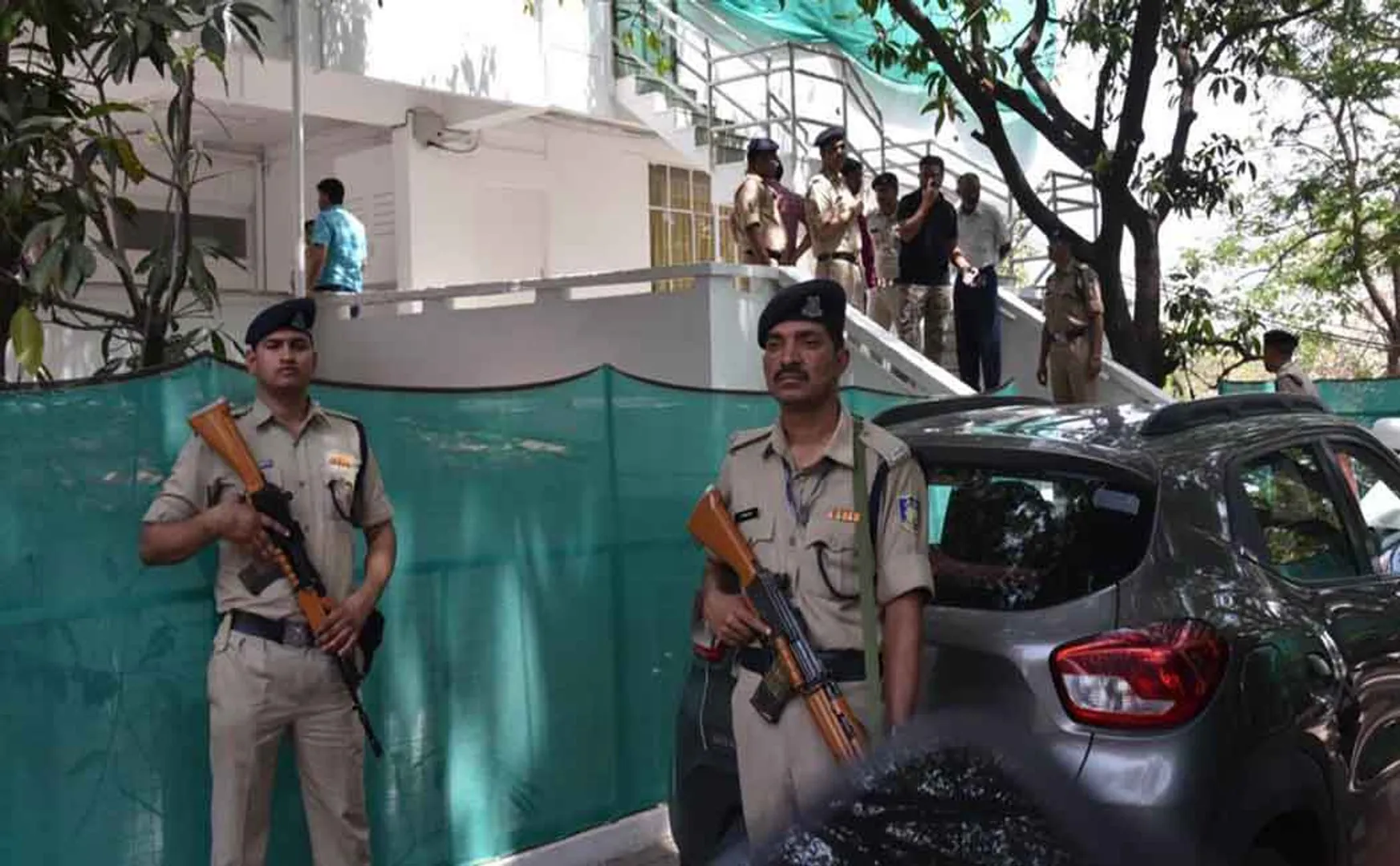 ANDHRA PRADESH KALKI ASHRAM INCOME TAX RAID 20 CRORES RUPEES SEIZURES OFFICERS 