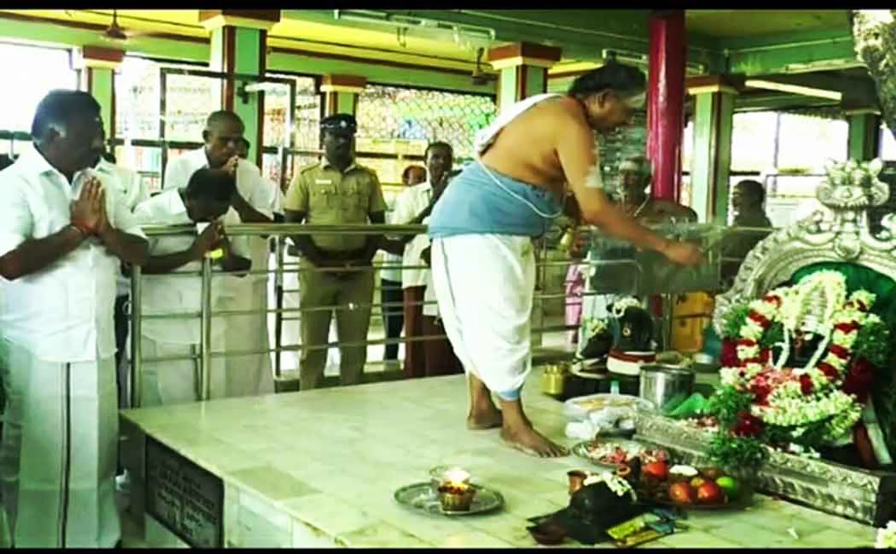 tamilnadu assembly by election nellai nanguneri deputy cm ops visit temple 
