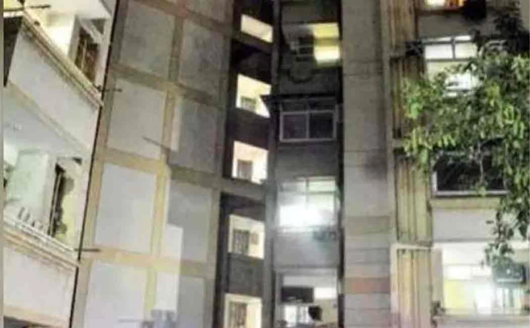 noida apartment incident
