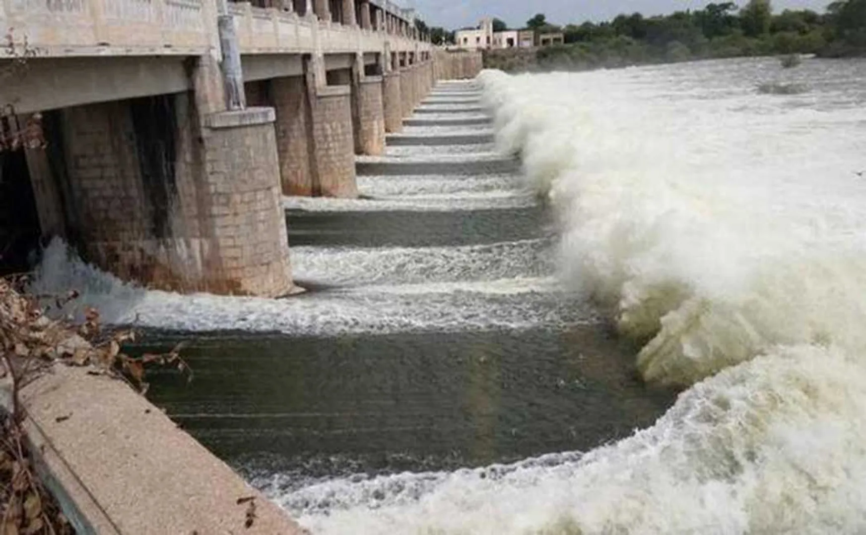 TAMILNADU ERODE DISTRICT BHAVANI SHAKAR DAM WATER LEVEL RAISED