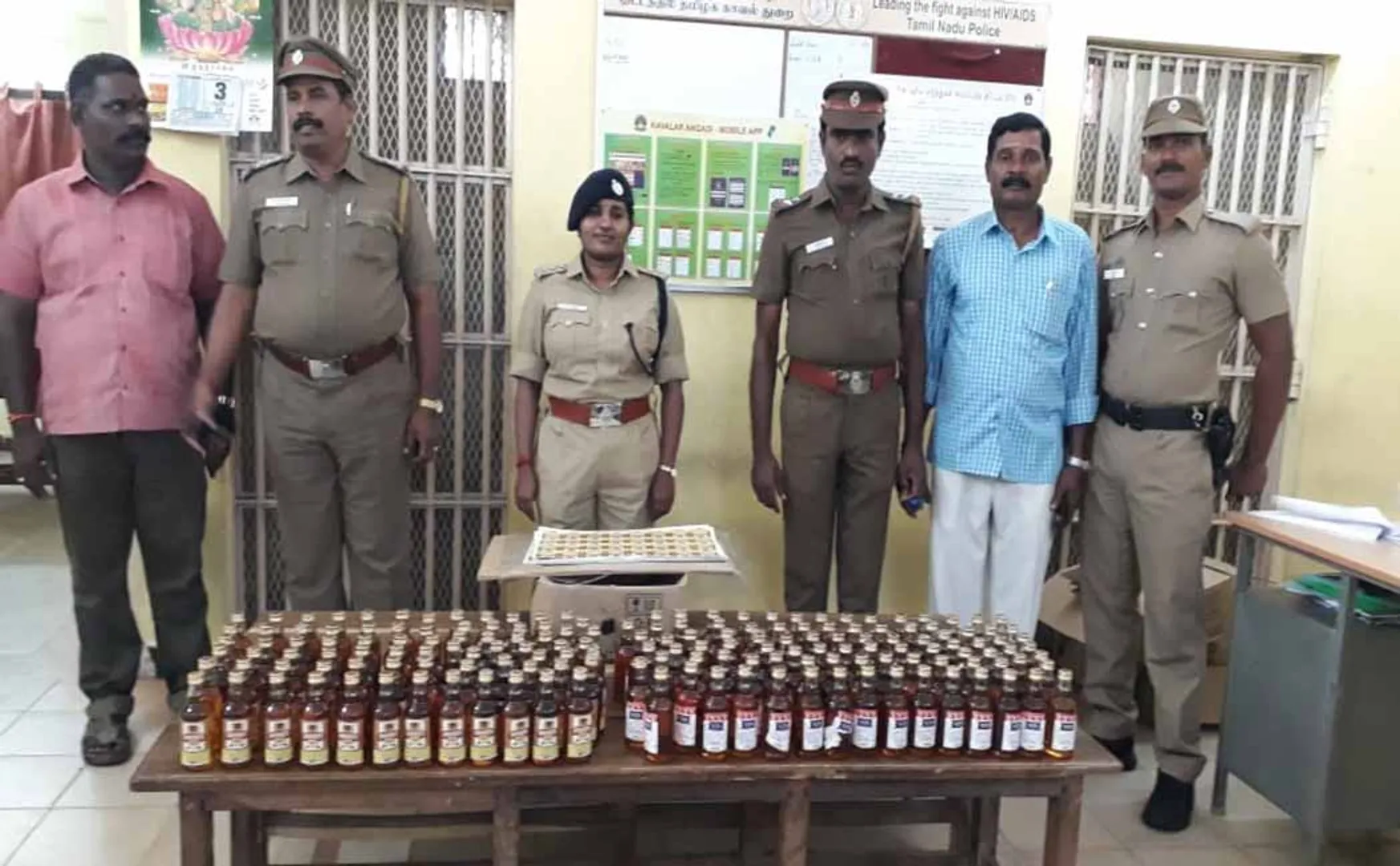 Puducherry liquor smuggled with fake stickers   Confiscation of Sold Brewers!