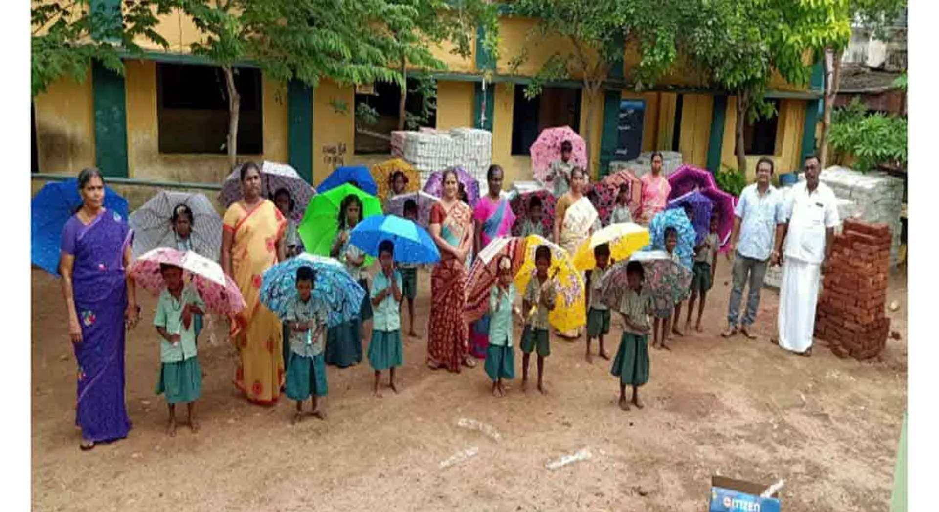 Alumni who gave umbrella to students of Government School!