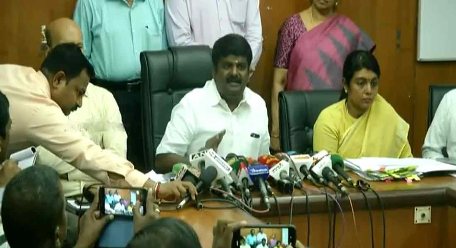  Minister Vijayabaskar