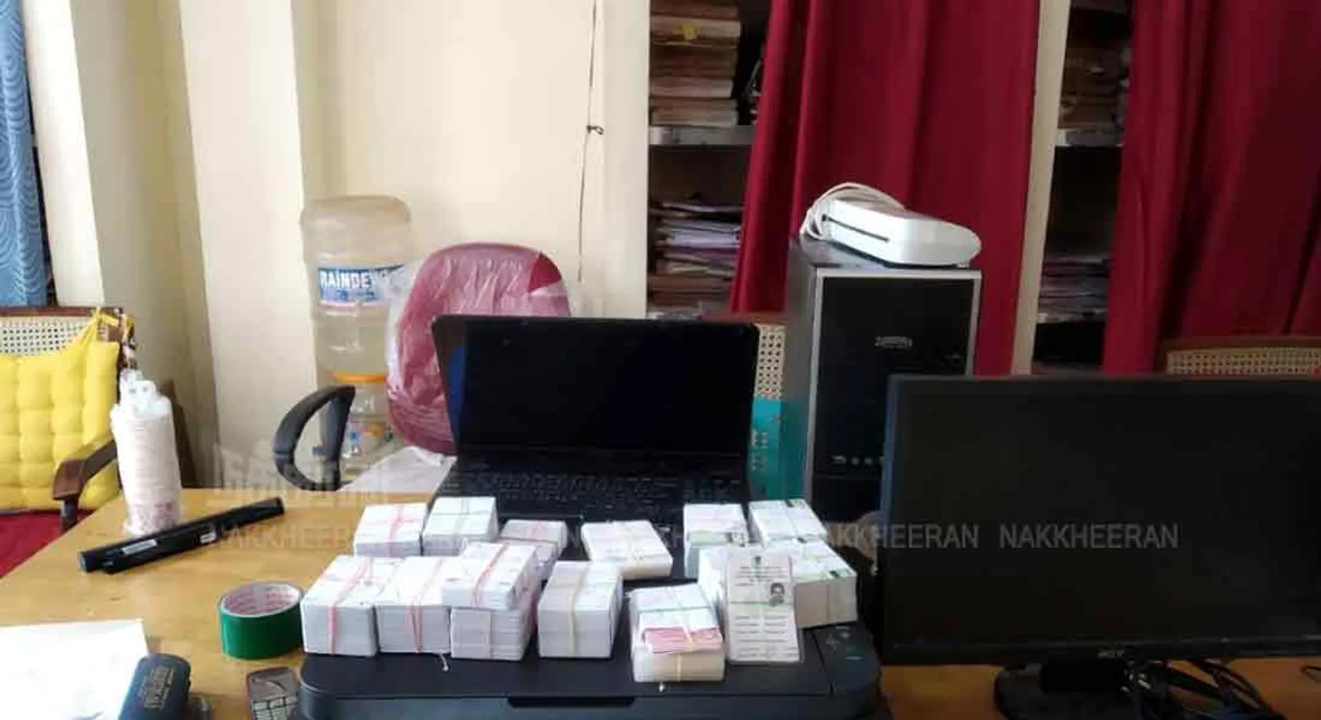 Fake voter, Aadhaar and ration cards as bundles of bundles; One arrested!