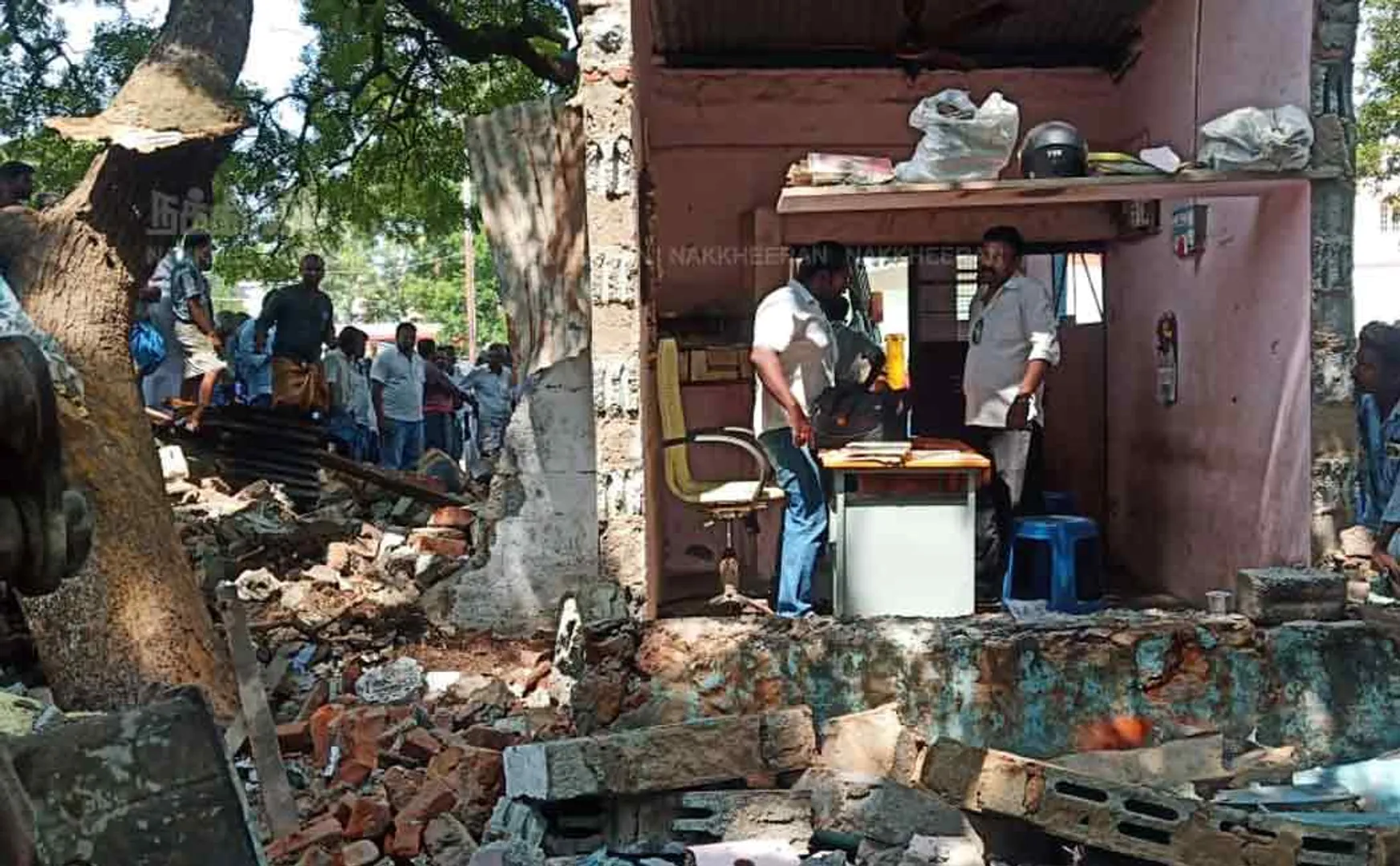 dindigul lawyer office demolished