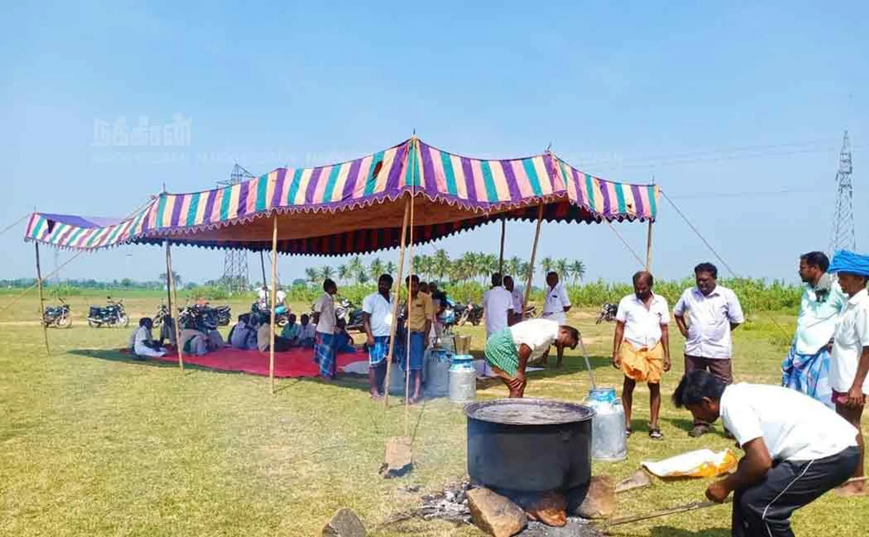 thiruvannamalai farmers protest in lake