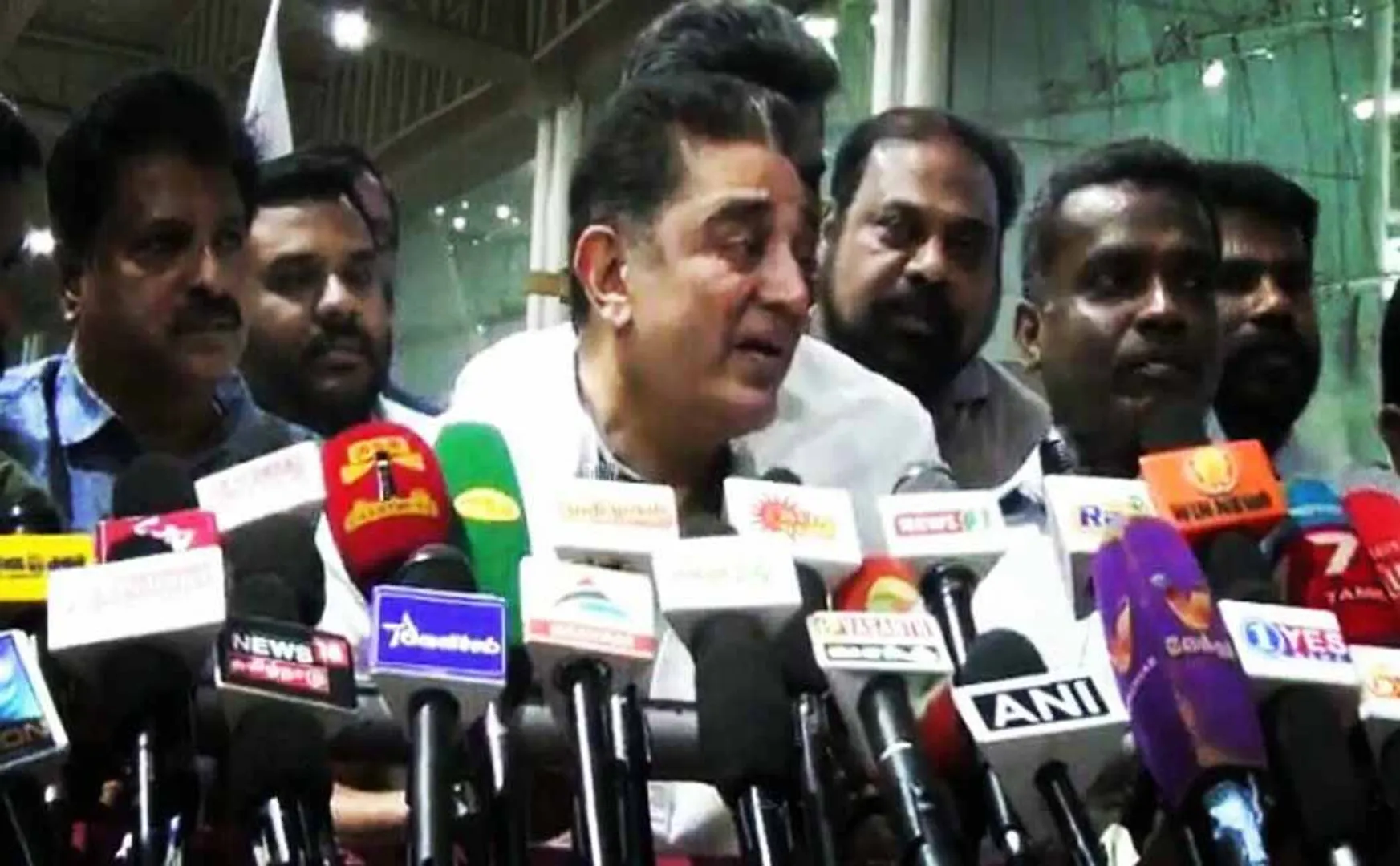 actor kamal hassan madurai airport press meet 