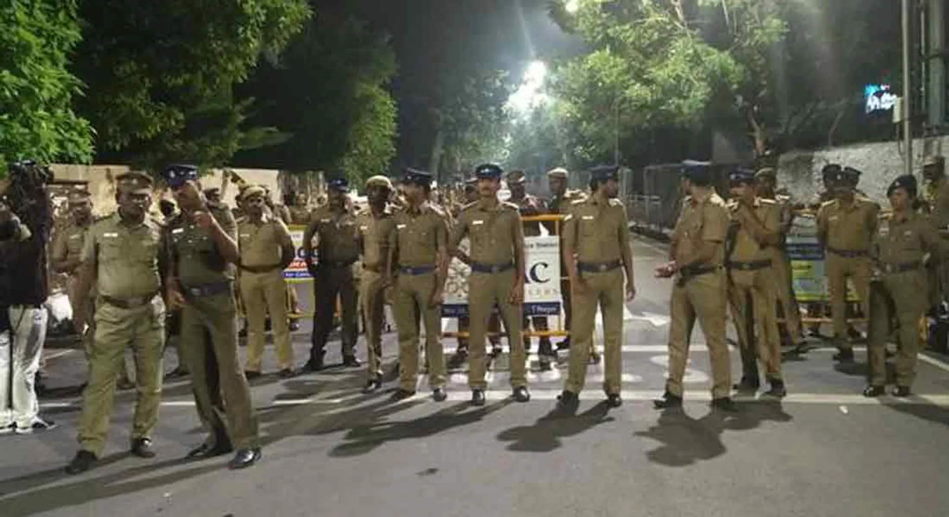 Ayodhya verdict tomorrow ... 1 lakh cops in Tamil Nadu