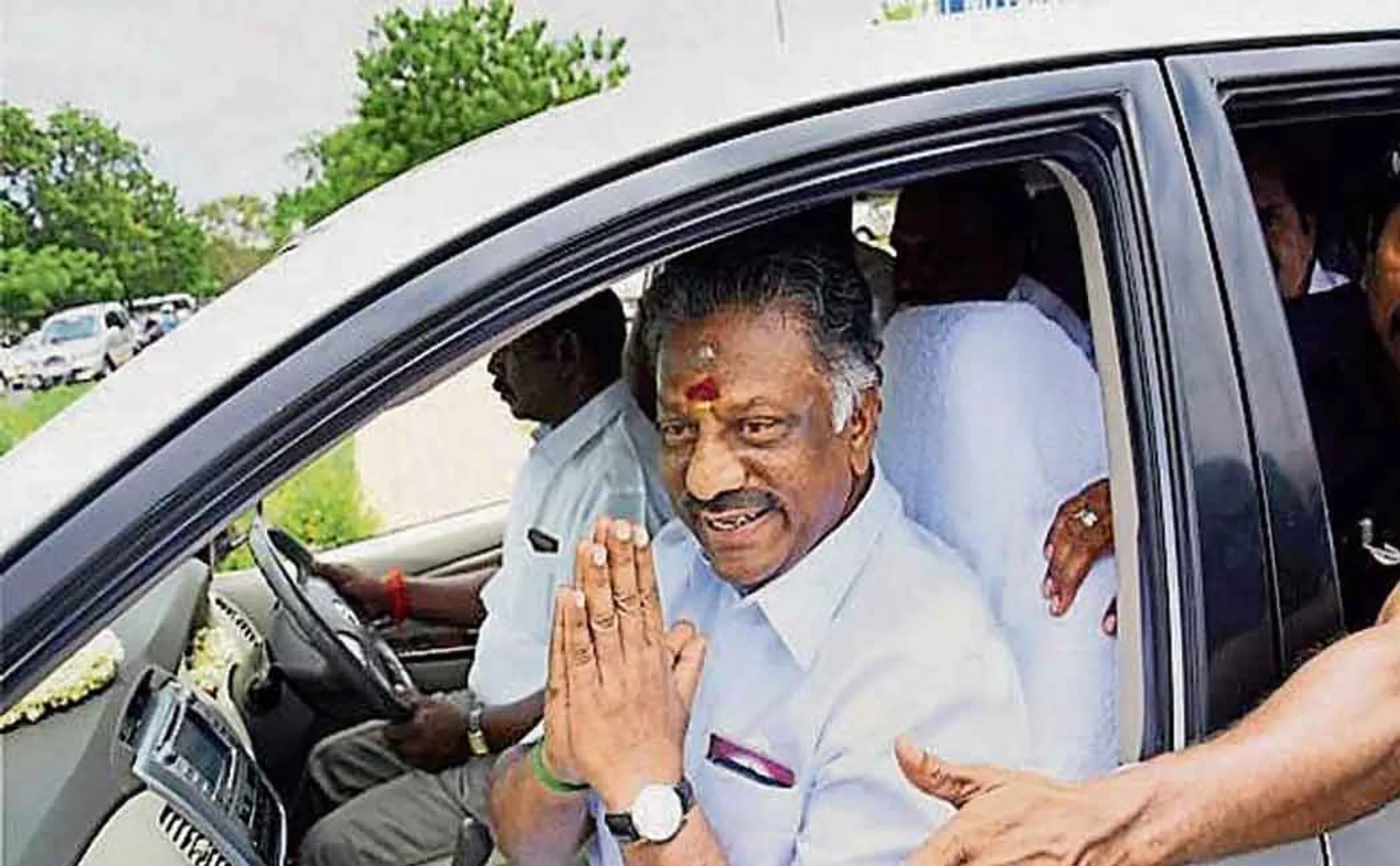 tamilnadu deputy cm o paneerselvam arrive at america 
