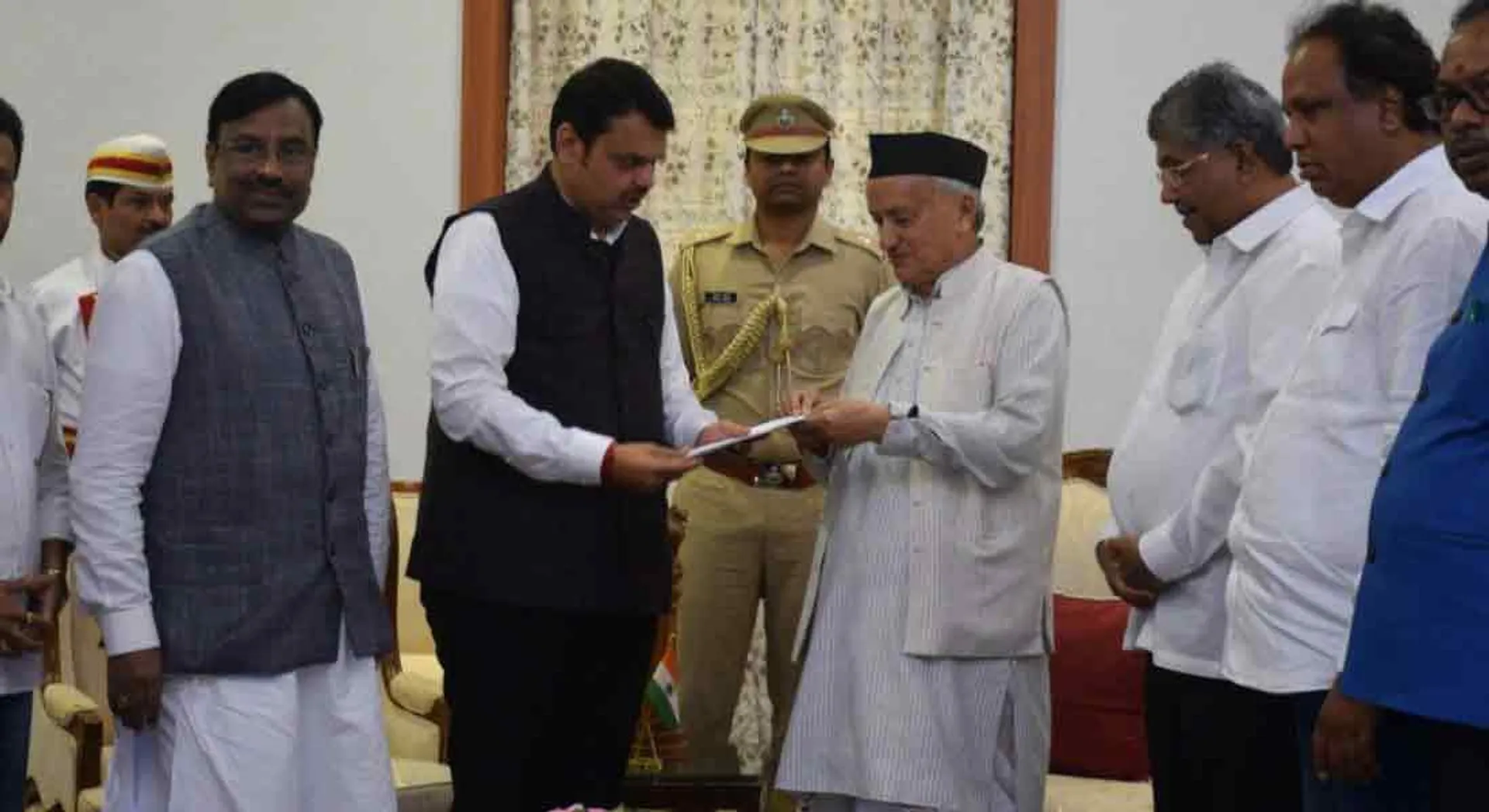  Devendra Patnavis resigns as CM