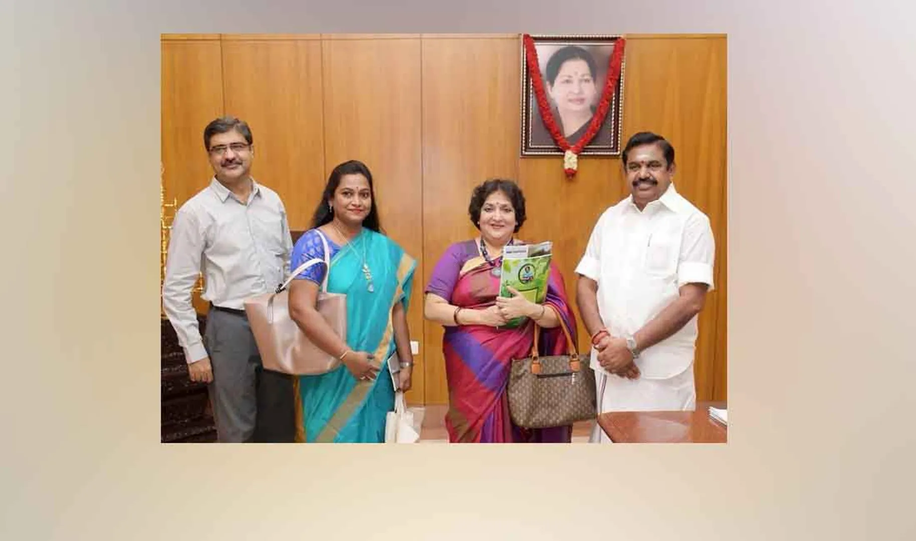 edappadi palanisamy - latha rajinikanth - Meet -