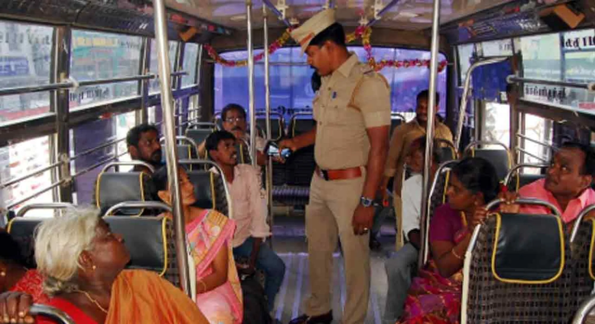  Robbery on the bus ...